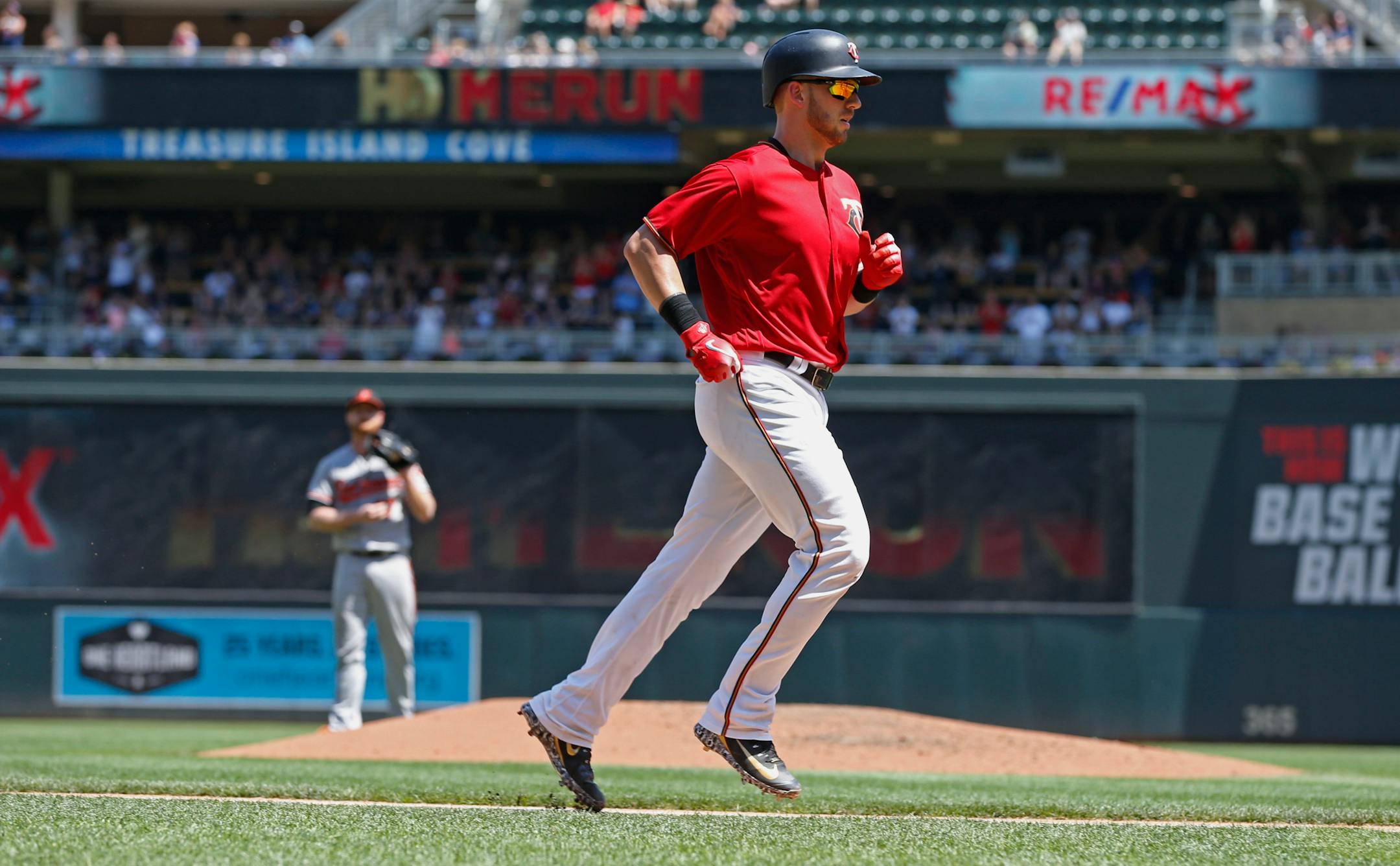 Robbed of a hit in his first at-bat, Twins catcher Mitch Garver hit a two-run homer in his second Sunday.