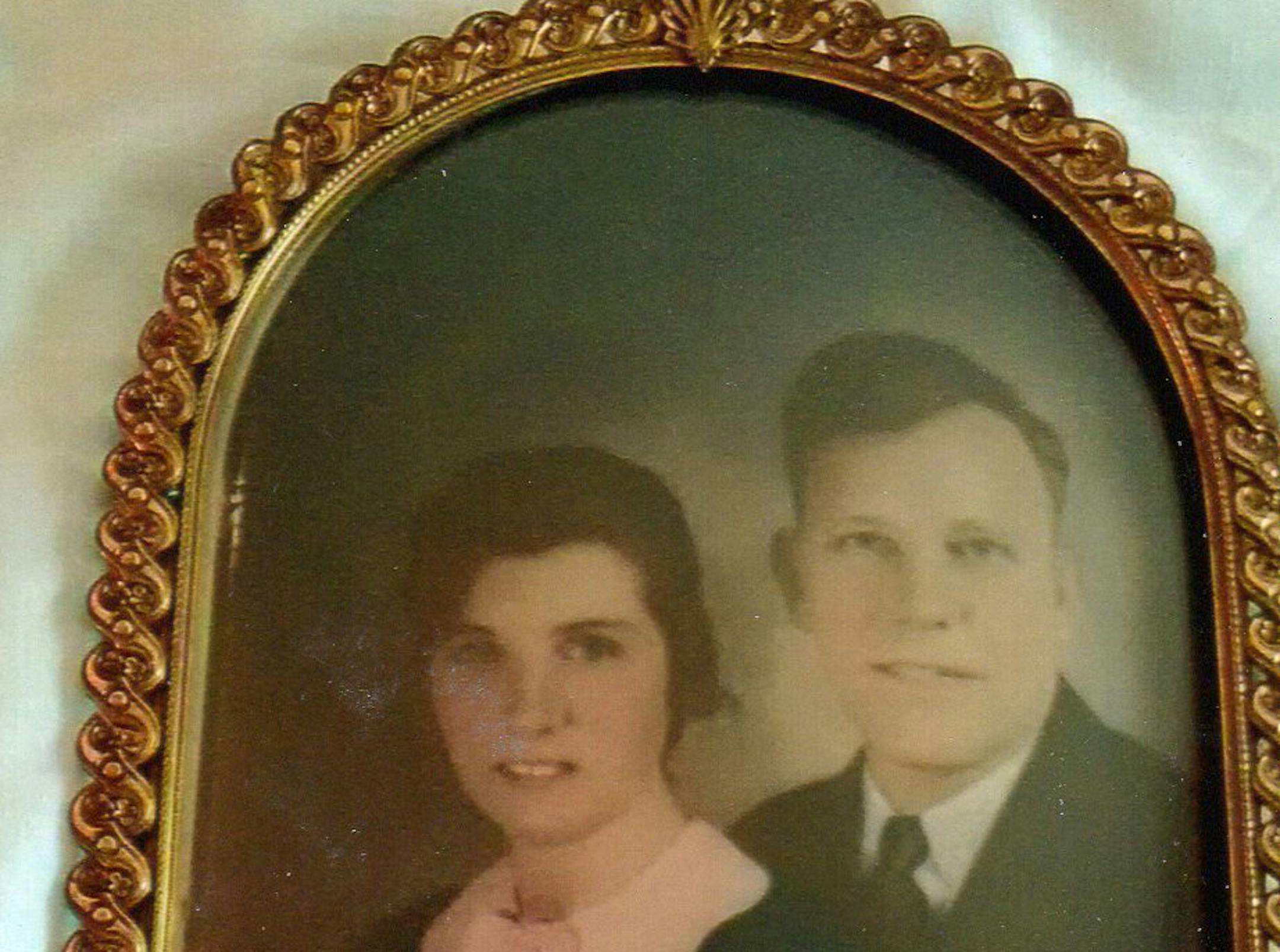 This tinted photograph by the Chicago Portrait Company did not require a trip to Chicago to make it. (Handout/TNS)