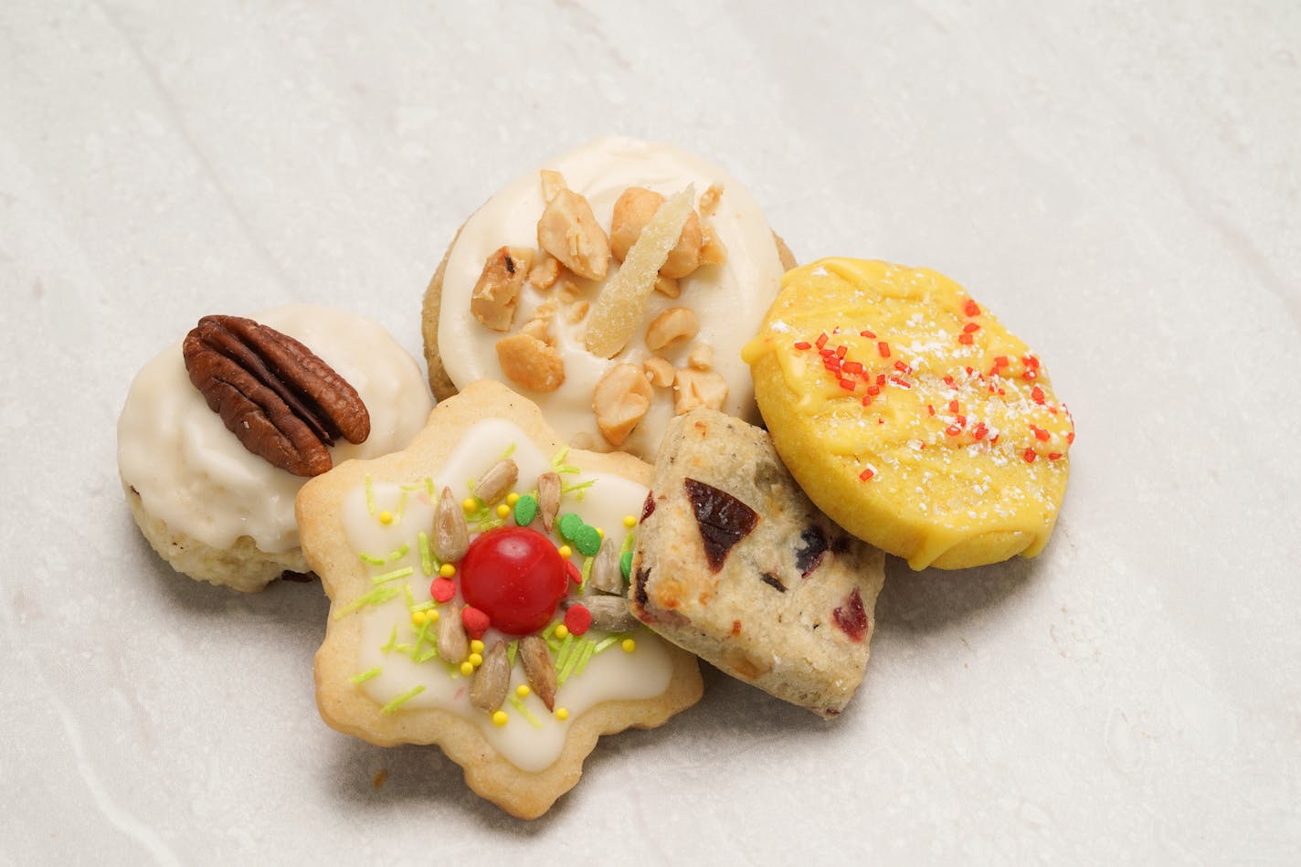 The 17th annual Star Tribune Holiday Cookie Contest. Five winning recipes, plus short stories on each cookie/contestant, sidebars on events. ] GLEN STUBBE &#x2022; glen.stubbe@startribune.com Thursday, November 14, 2019