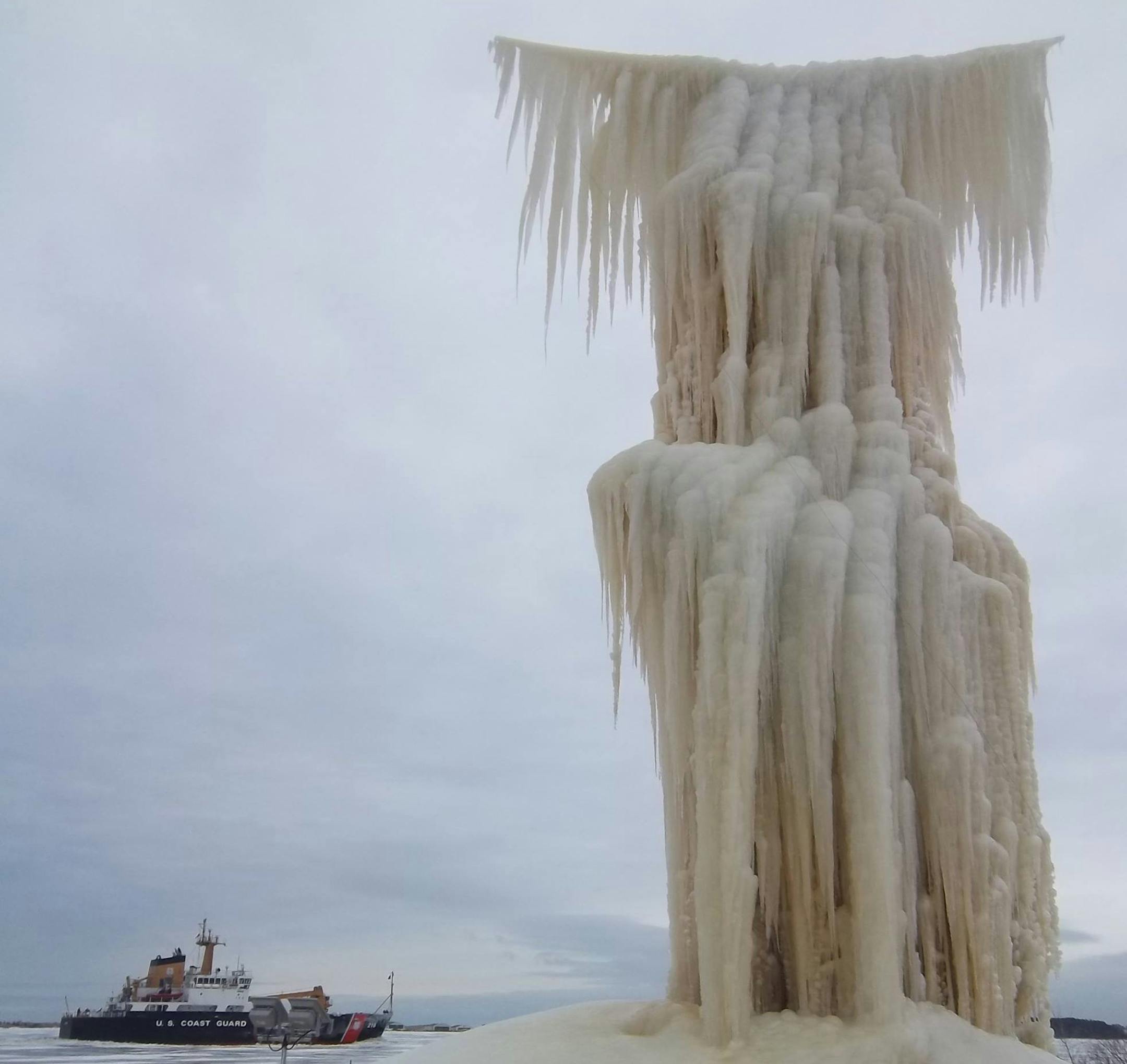Courtesy Roger Hanson. Lake Superior Ice Project. ORG XMIT: 6am9fyBnUuJtwKPsqjBS
