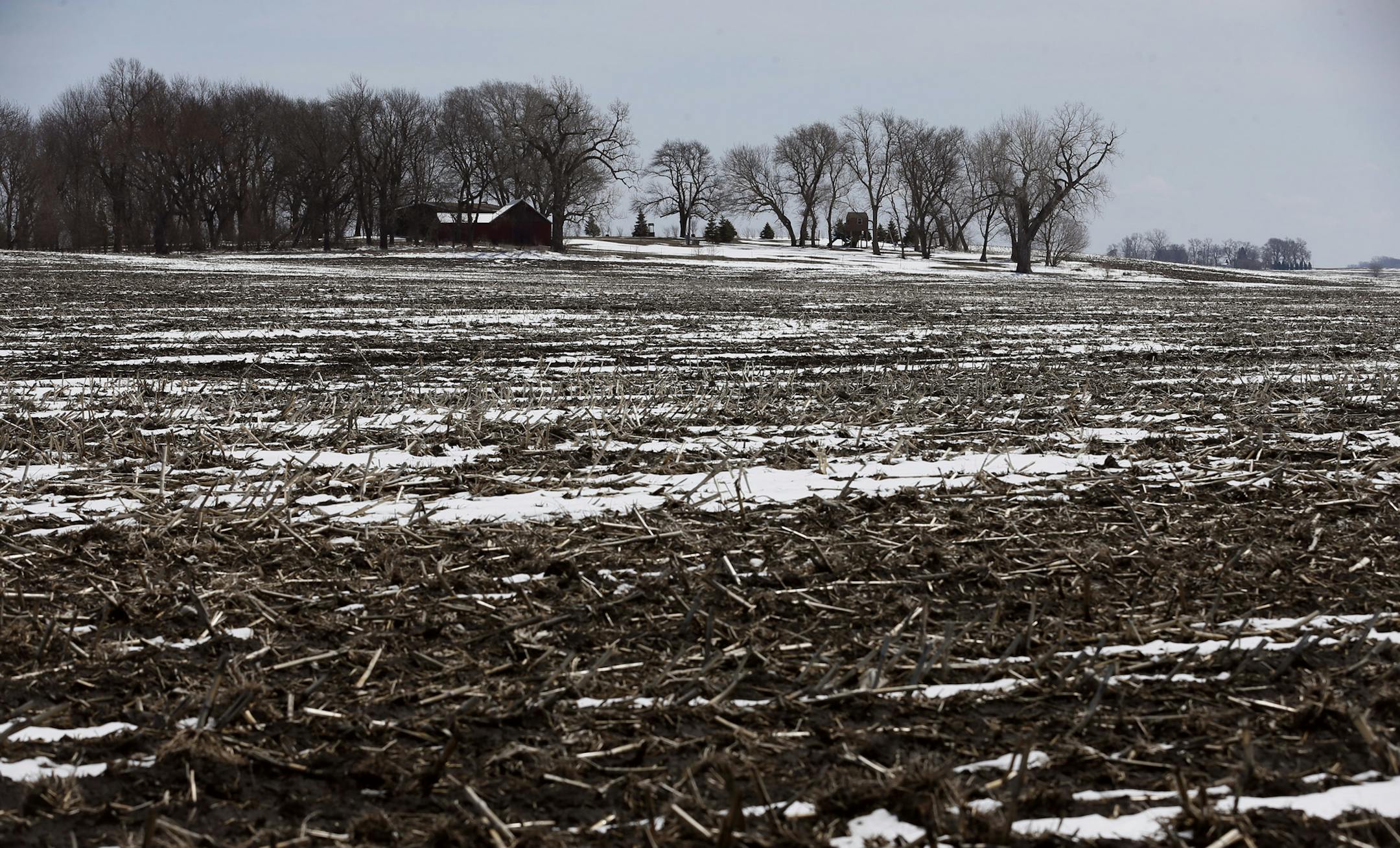Wet farm fields taken Wednesday April, 24 2013 in Fairmont , MN. ] JERRY HOLT ‚Ä¢ jerry.holt@startribune.com ORG XMIT: MIN1304261045170844