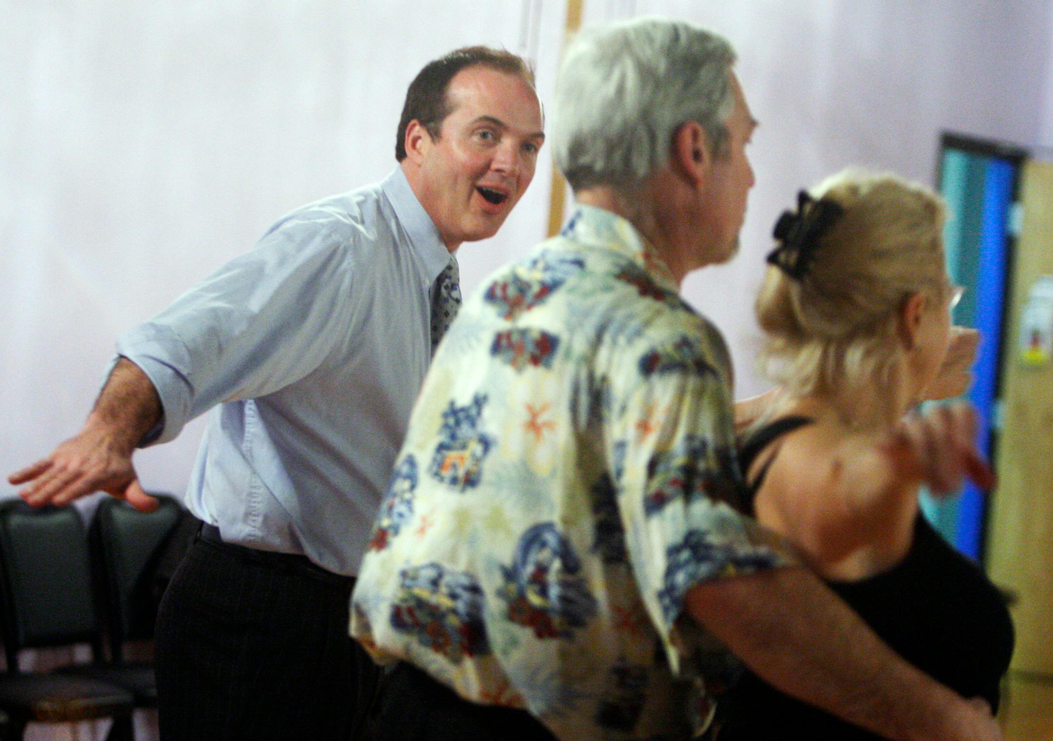 Richard Tsong-Taatarii/rtsong-taatarii@startribune.comSt. Louis Park, MN;1/23/08;left to right: At On Your Toes Dance Studio, teacher Jeff Nehbrass gave tips to Jeff Albrecht and Donna Hanvery during a private lesson on shadow position Foxtrot steps.
