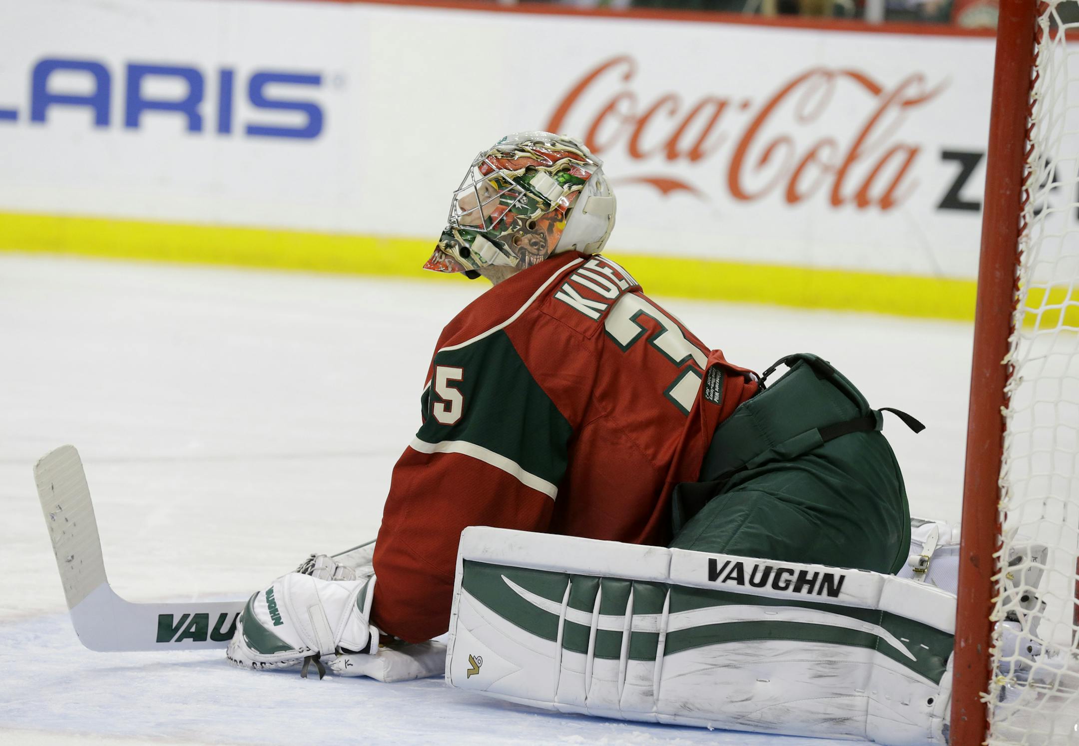 Minnesota Wild goalie Darcy Kuemper (35)