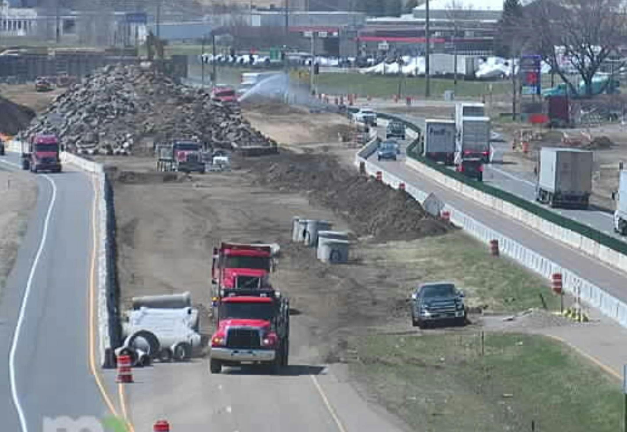 Drivers make their way through the construction zone on Hwy. 169 near Hwy. 41 south of Shakopee where MnDOT and Scott County are constructing a new interchange.