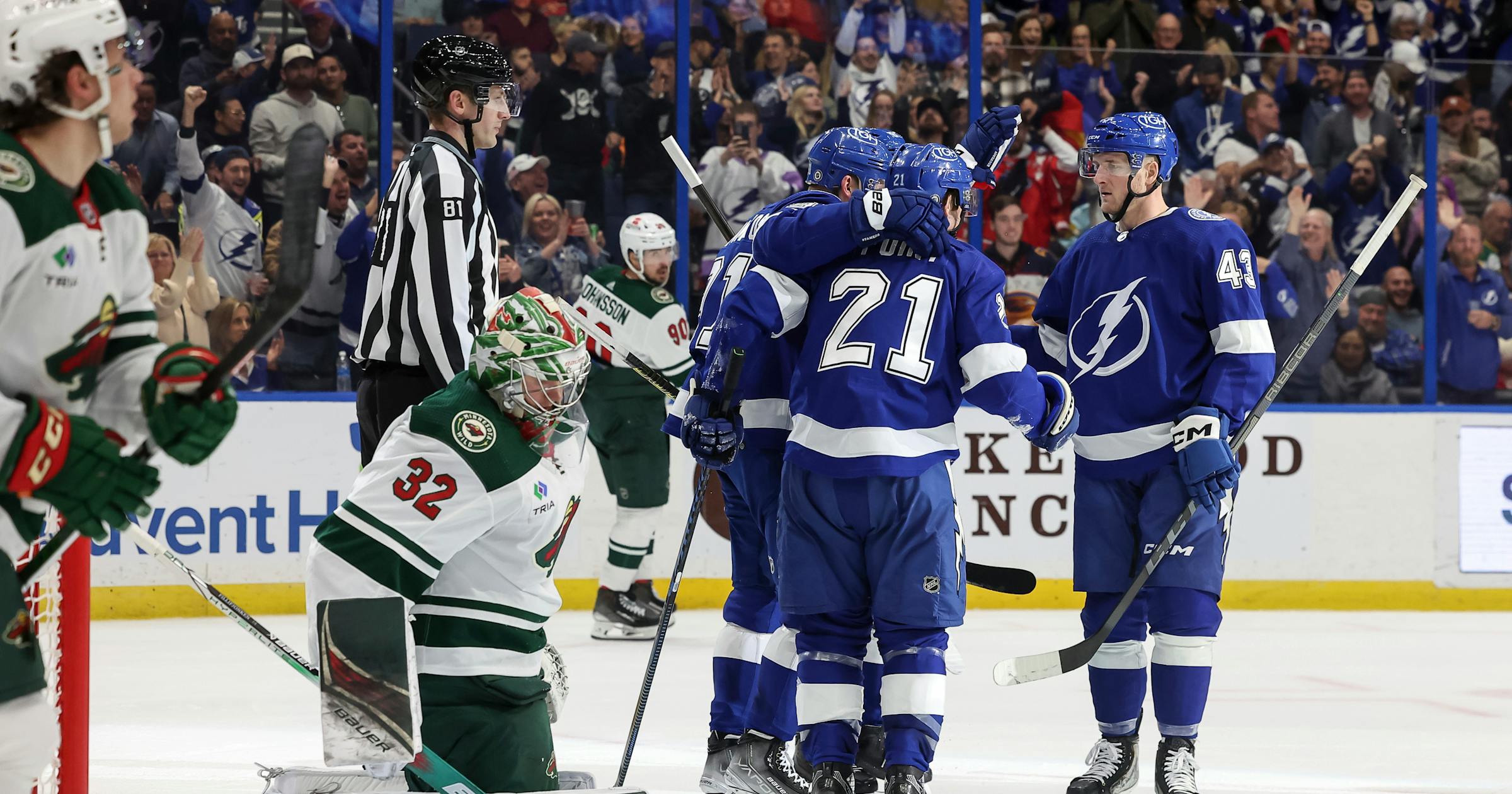 Lightning strike on power plays to throttle Wild 7-3 Lightning strike on power plays to throttle Wild 7-3