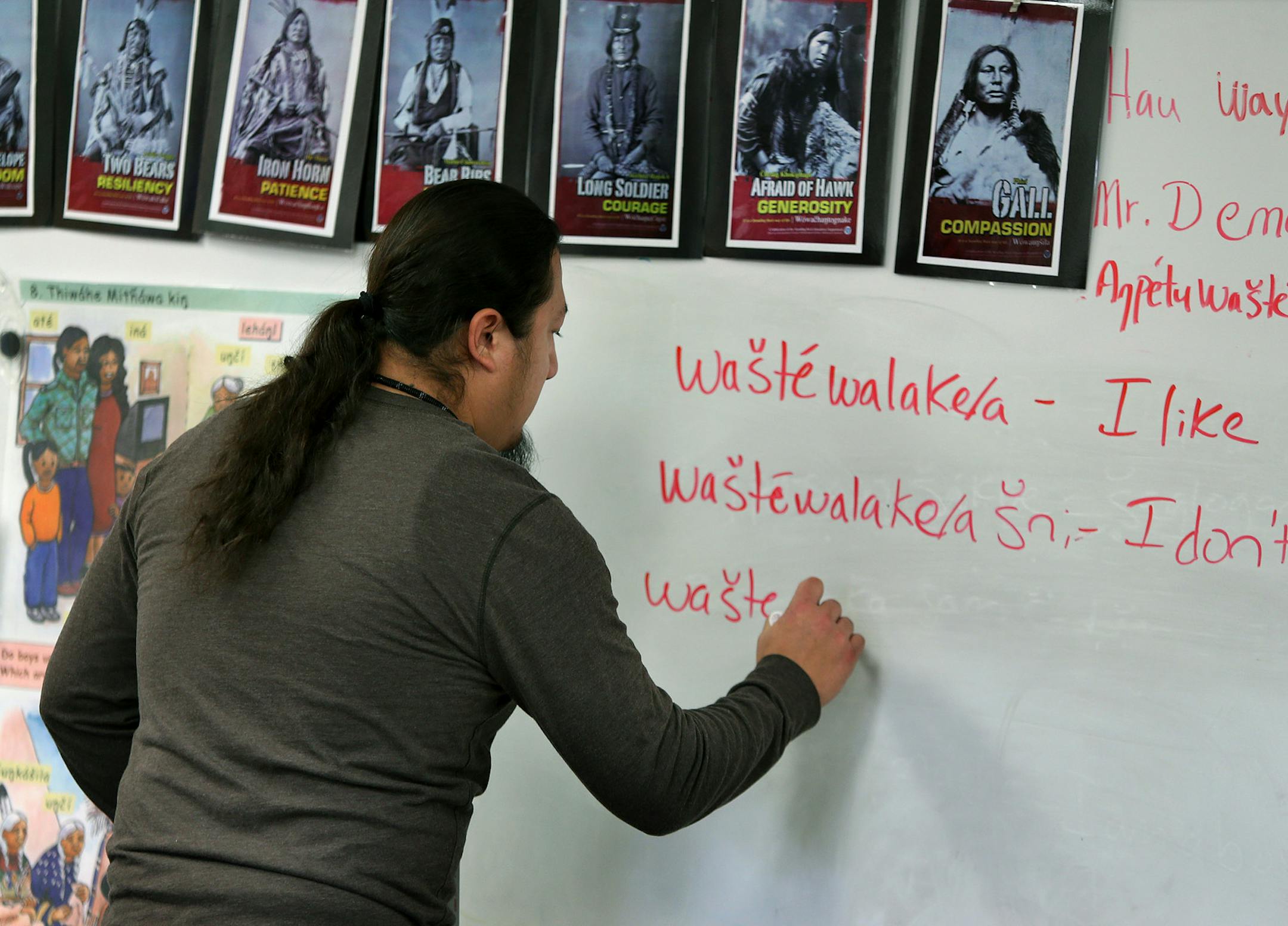 American Indian Magnet School teacher Thomas Draskovic, also known as Mr. "D," led his class in a language course, Wednesday, November 27, 2013 in St. Paul, MN. (ELIZABETH FLORES/STAR TRIBUNE) ELIZABETH FLORES • eflores@startribune.com