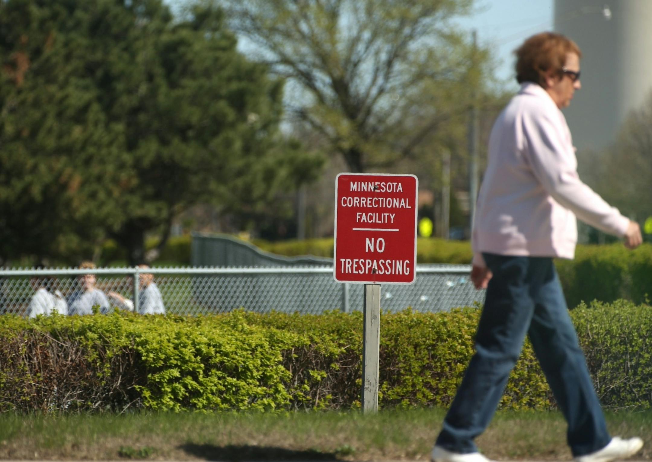 Prison fence:  Instead of a fenced property, the women’s prison at Shakopee has a hedge and a low fence. Dayton last week offered support for a $5 million fence as part of his bonding request.