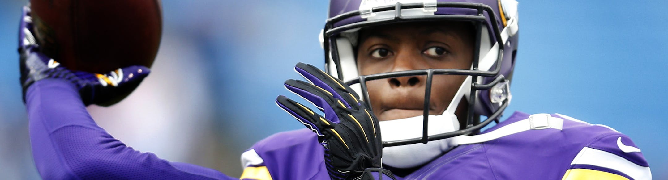 Minnesota Vikings Teddy Bridgewater (5). ] CARLOS GONZALEZ cgonzalez@startribune.com - October 19, 2014 , Orchard Park, NY, Ralph Wilson Stadium, NFL, Minnesota Vikings vs. Buffalo Bills