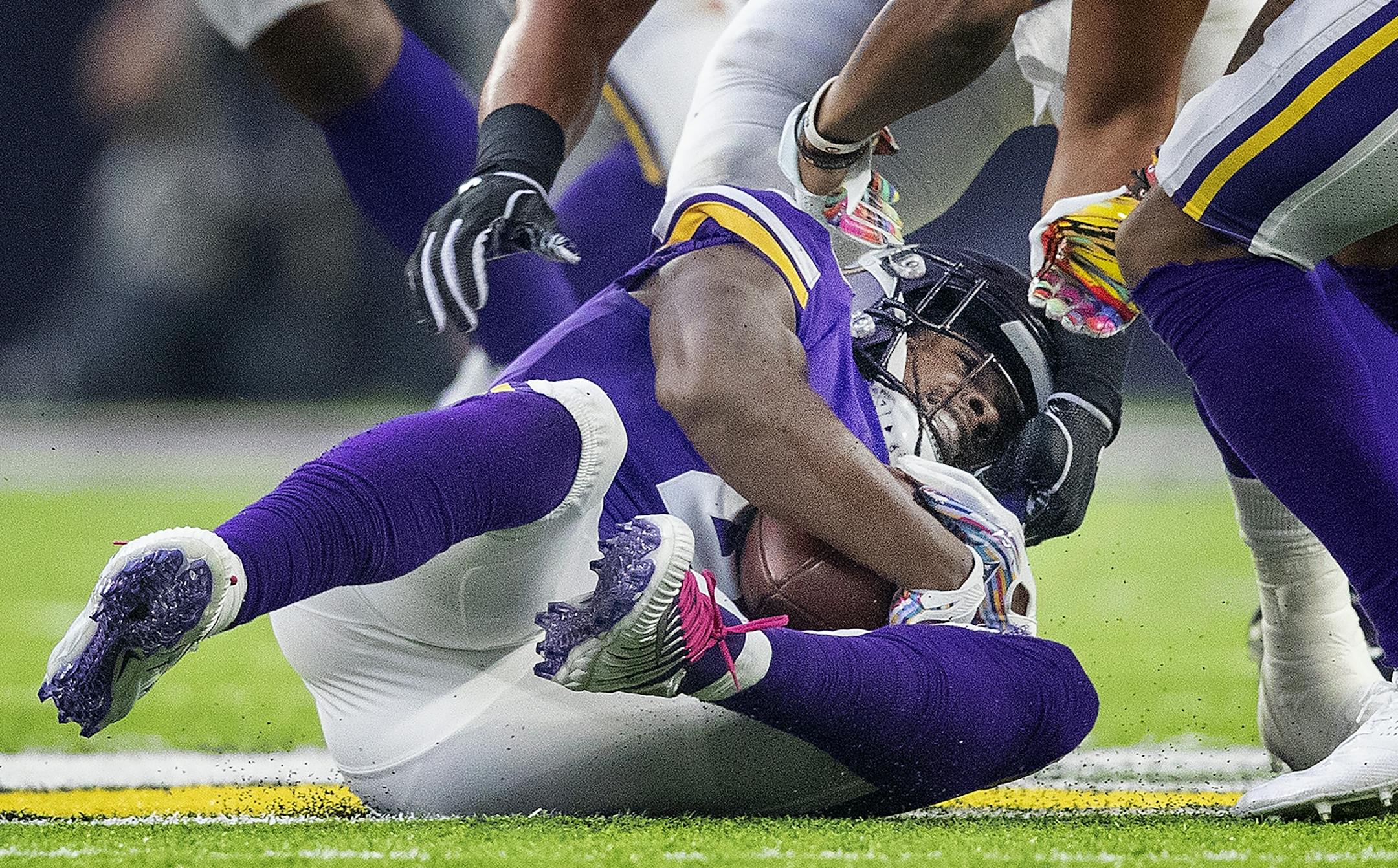 Anthony Harris (41) intercepted a pass in the third quarter.