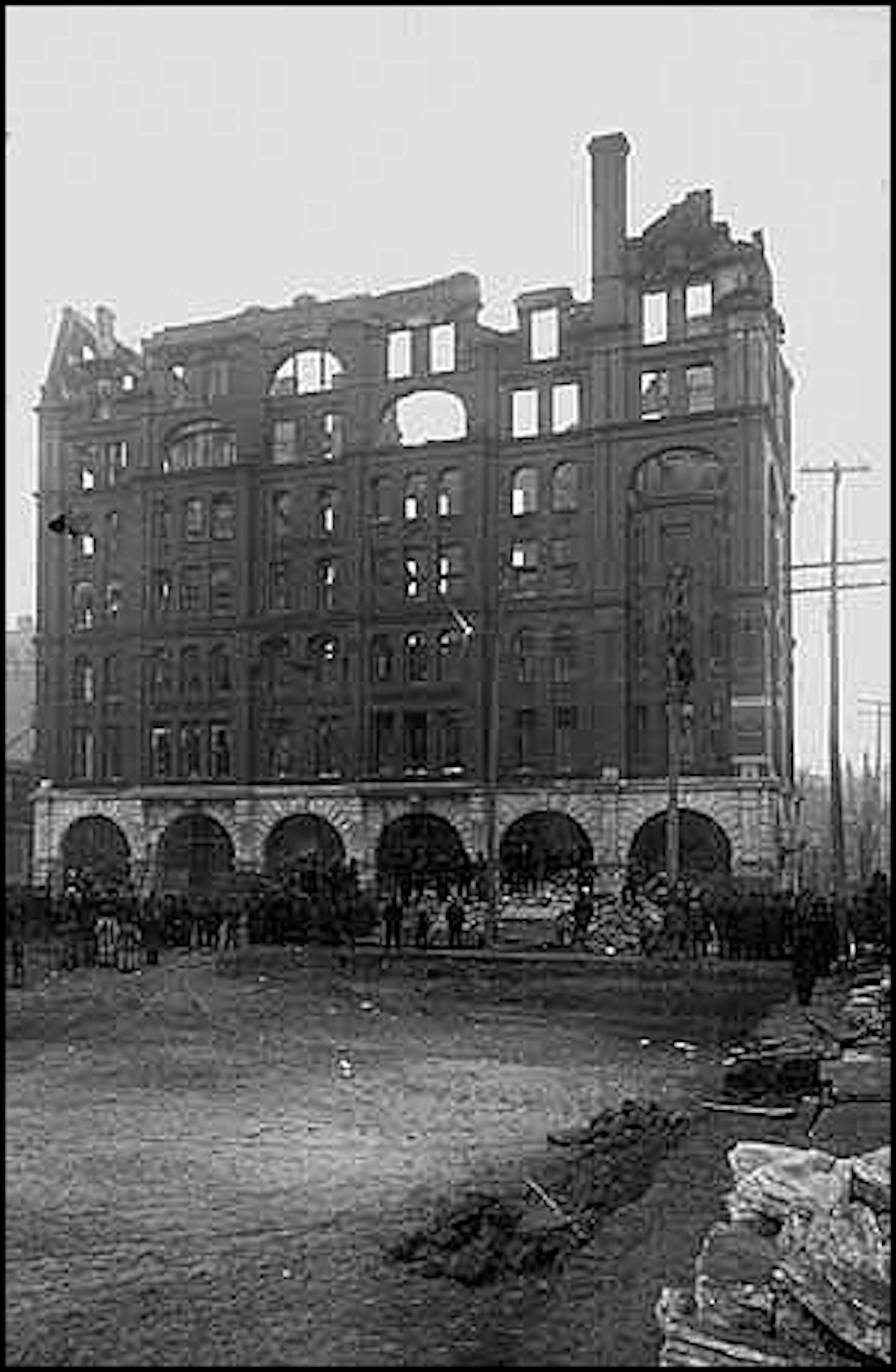 1889: Ruins of Minneapolis Tribune building