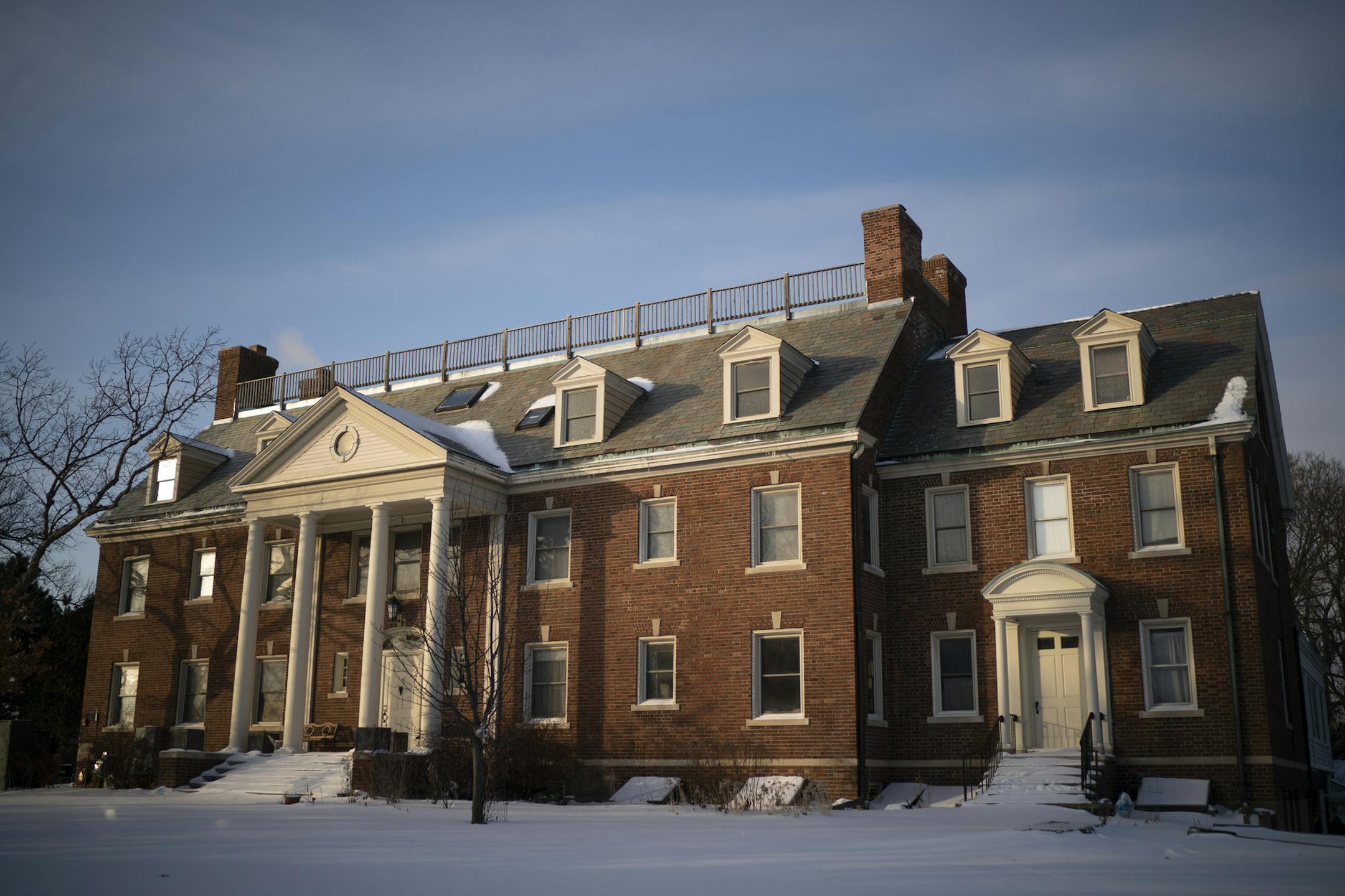 An exterior of the 1924 Main House of the Monterey CoHousing Community in St. Louis Park. The community also consists of seven townhomes located behind the Main House. ] JEFF WHEELER • jeff.wheeler@startribune.com The Monterey Co-Housing Community in St. Louis Park has been quietly fostering a spirit of community and neighborliness for 25 years. The community, established in 1992 and modeled after cooperative communities in Denmark, dines communally a couple of times a month. Jane Fischer
