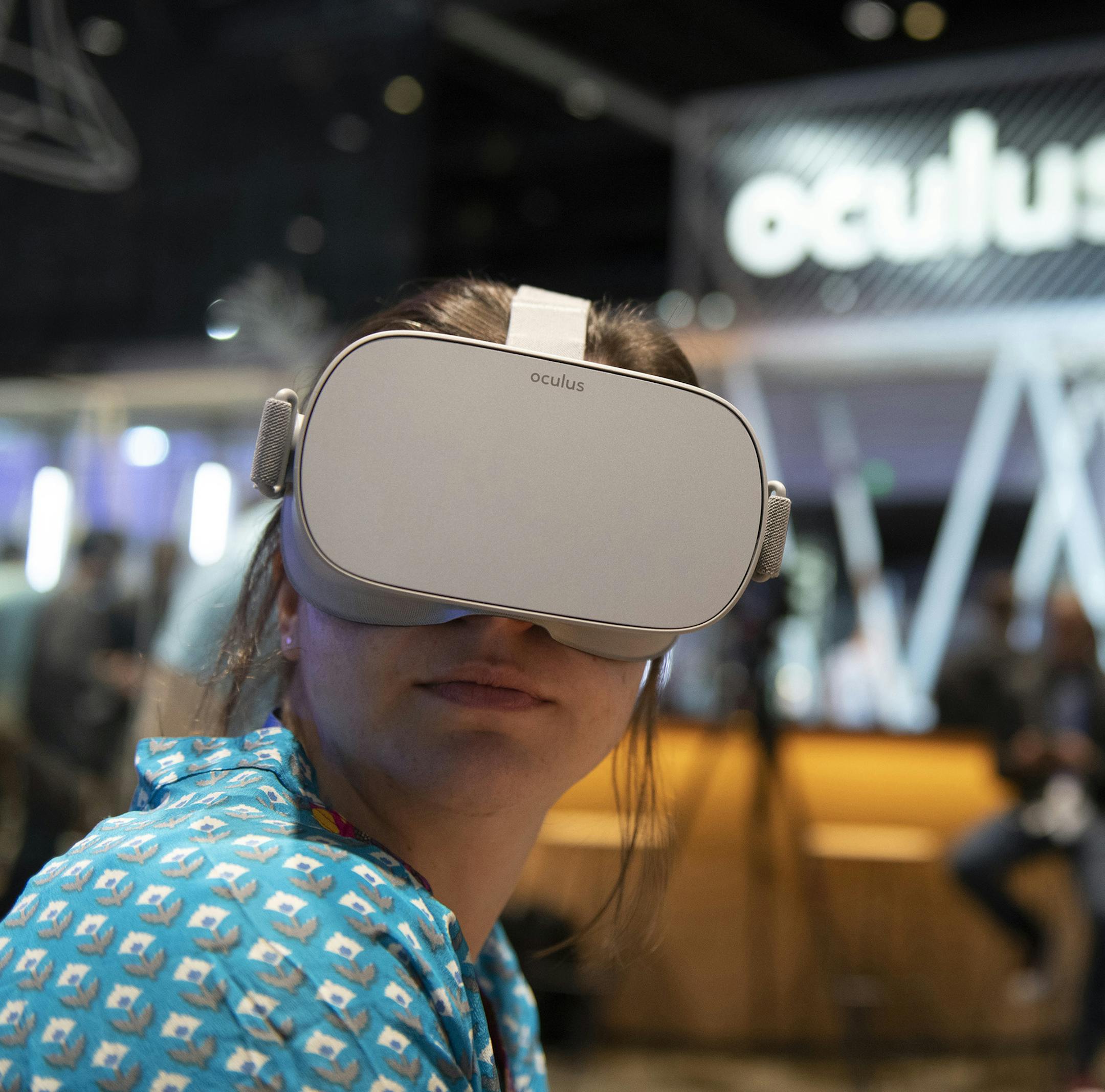 Qualcomm has launched a new dedicated chip designed for virtual and augmented reality headsets and glasses, which could help make the devices more affordable like the Oculus Go, which is powered by a Qualcomm smartphone chip and sells for $199. (Yichuan Cao/Sipa USA/TNS)