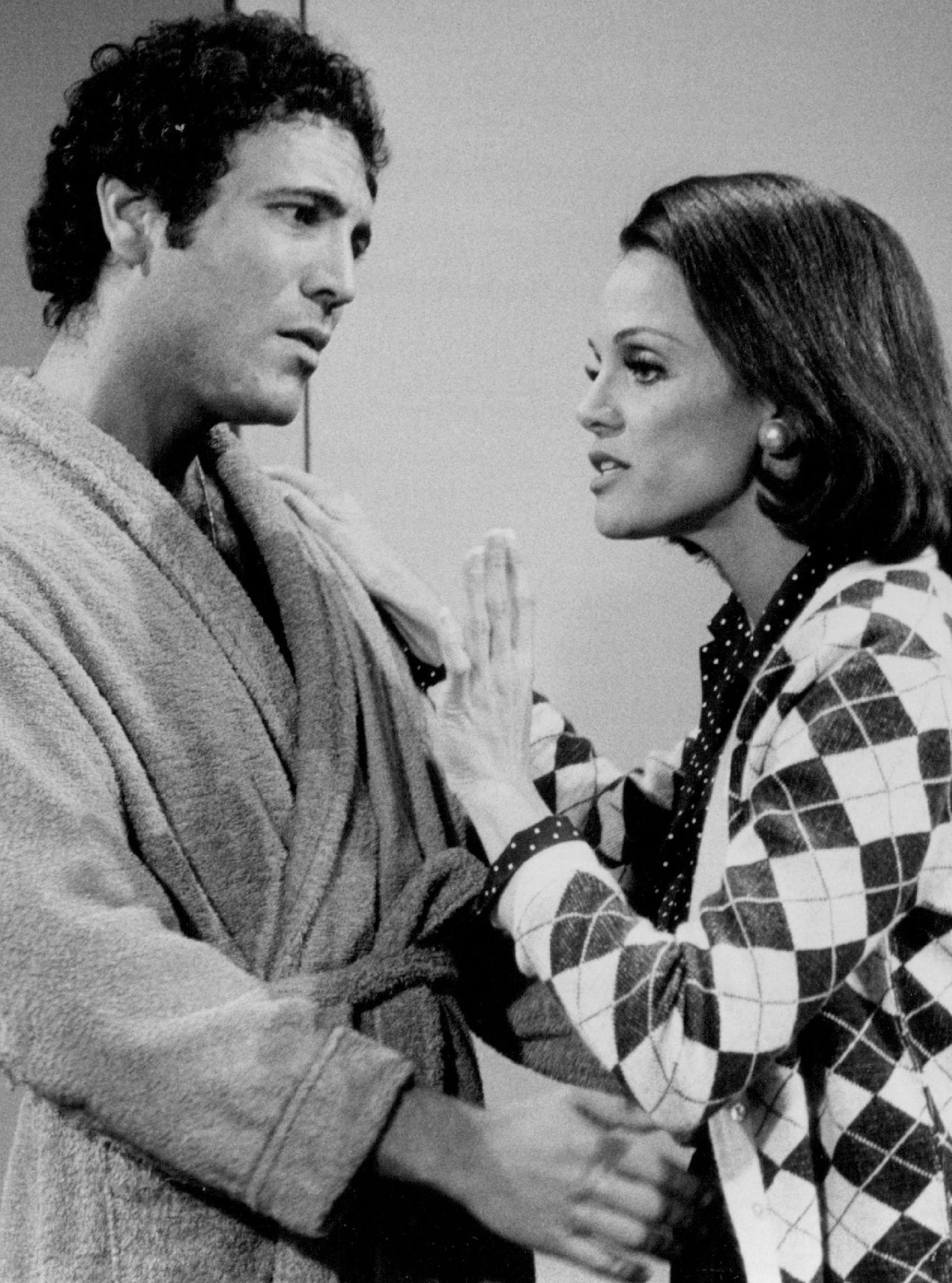 David Groh as Joe and Valerie Harper as the title character in the 1970s sitcom "Rhoda."