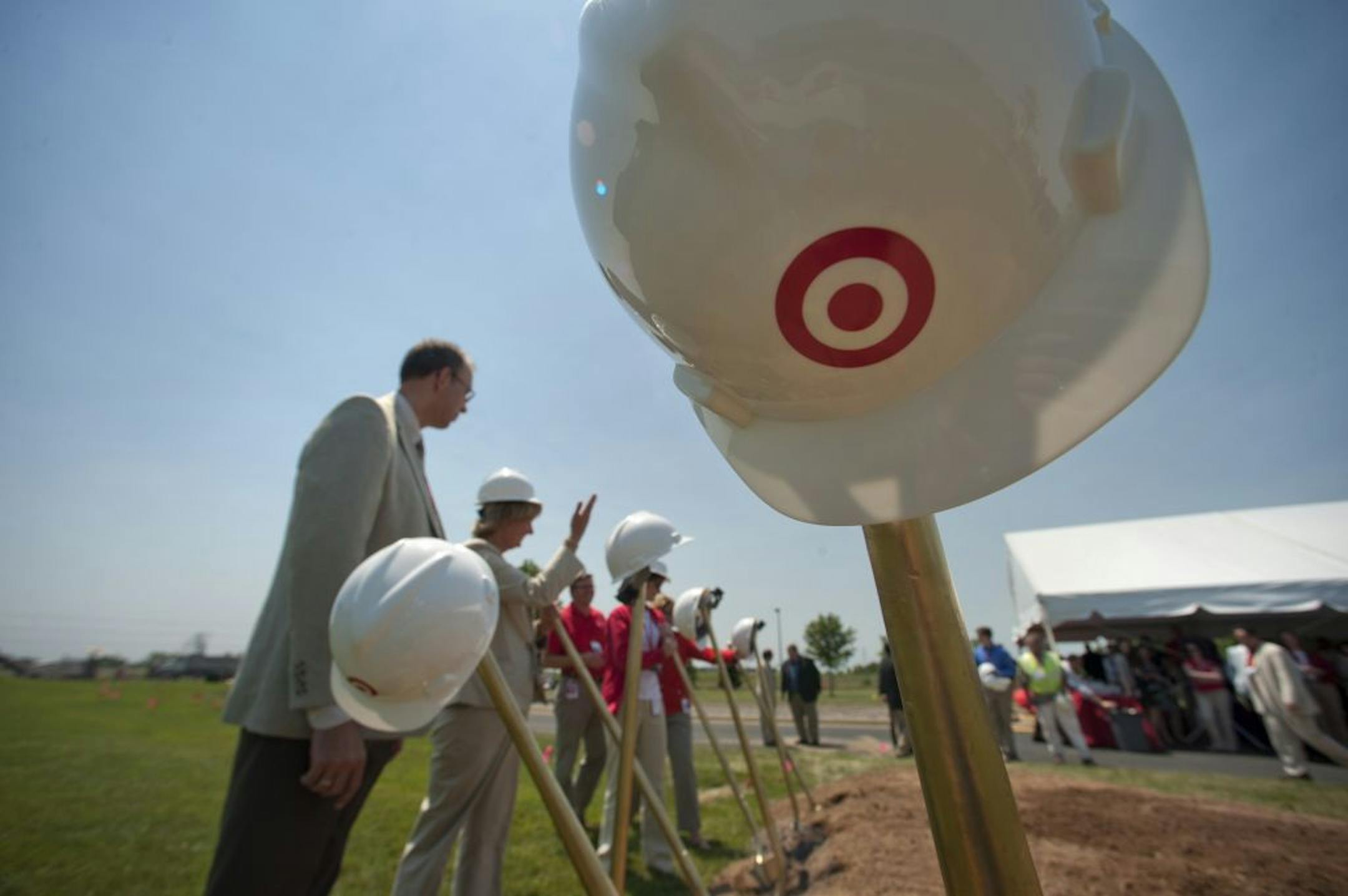 Target officials are to break ground Friday on a 245,000-square-foot expansion to its Brooklyn Park campus that could mean 3,000 jobs.
