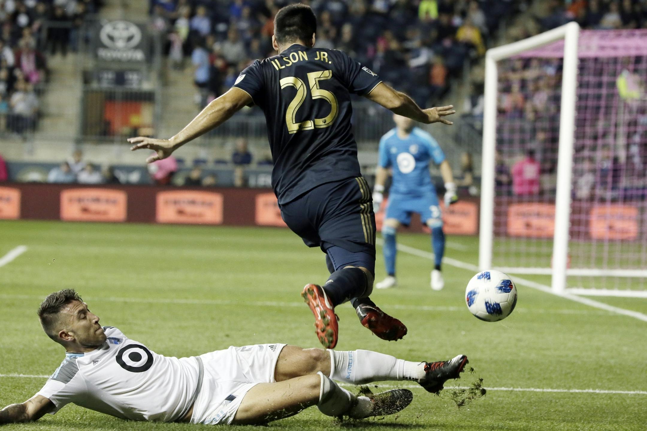 United's # 5 Francisco Calvo iprevents a breakaway by Union's # 25 Ilsinho in the 2nd half of the Minnesota United at Philadelphia Union MLS match at Talen Energy Stadium in Chester, Pa. on October 6, 2018. MANDATORY CREDIT: ELIZABETH ROBERTSON / Staff Photographer