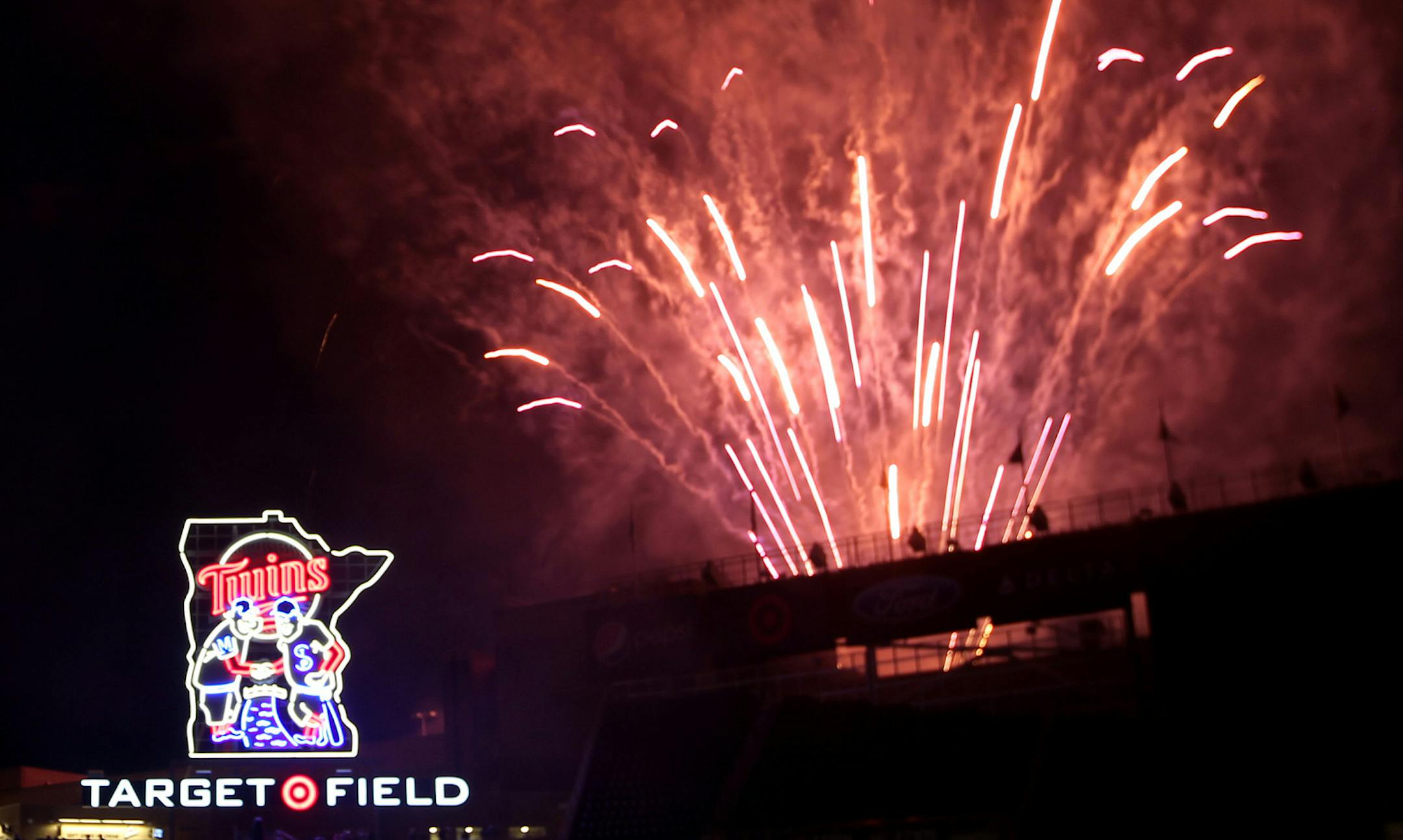 The fireworks show after the Yankees vs. Twins game at Target Field in Minneapolis, Minn., on Wednesday, July 3, 2013. The Yankees won the game 3-2. ] (ANNA REED/STAR TRIBUNE) anna.reed@startribune.com (cq) ORG XMIT: MIN1307032232361819