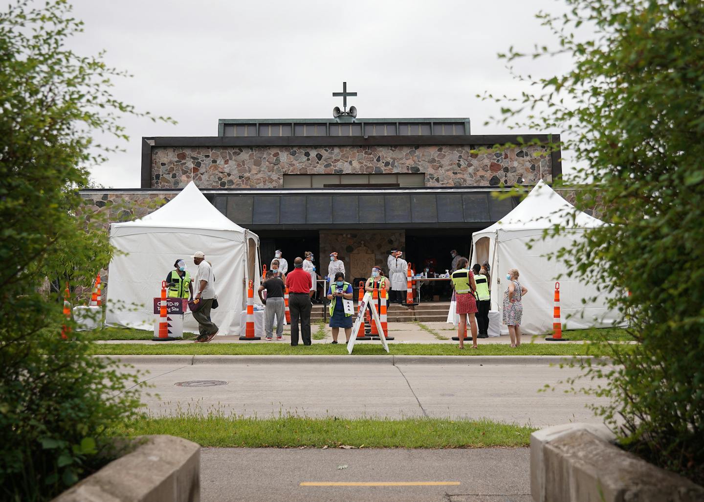 Free COVID-19 testing was open to everyone regardless of symptoms at a community testing event at New Salem Baptist Church in Minneapolis on Friday, August 28, 2020. No insurance or ID was required. ] Shari L. Gross • shari.gross@startribune.com Free COVID-19 testing was open to everyone regardless of symptoms at a community testing event at New Salem Baptist Church in Minneapolis on Friday, August 28, 2020. No insurance or ID was required.