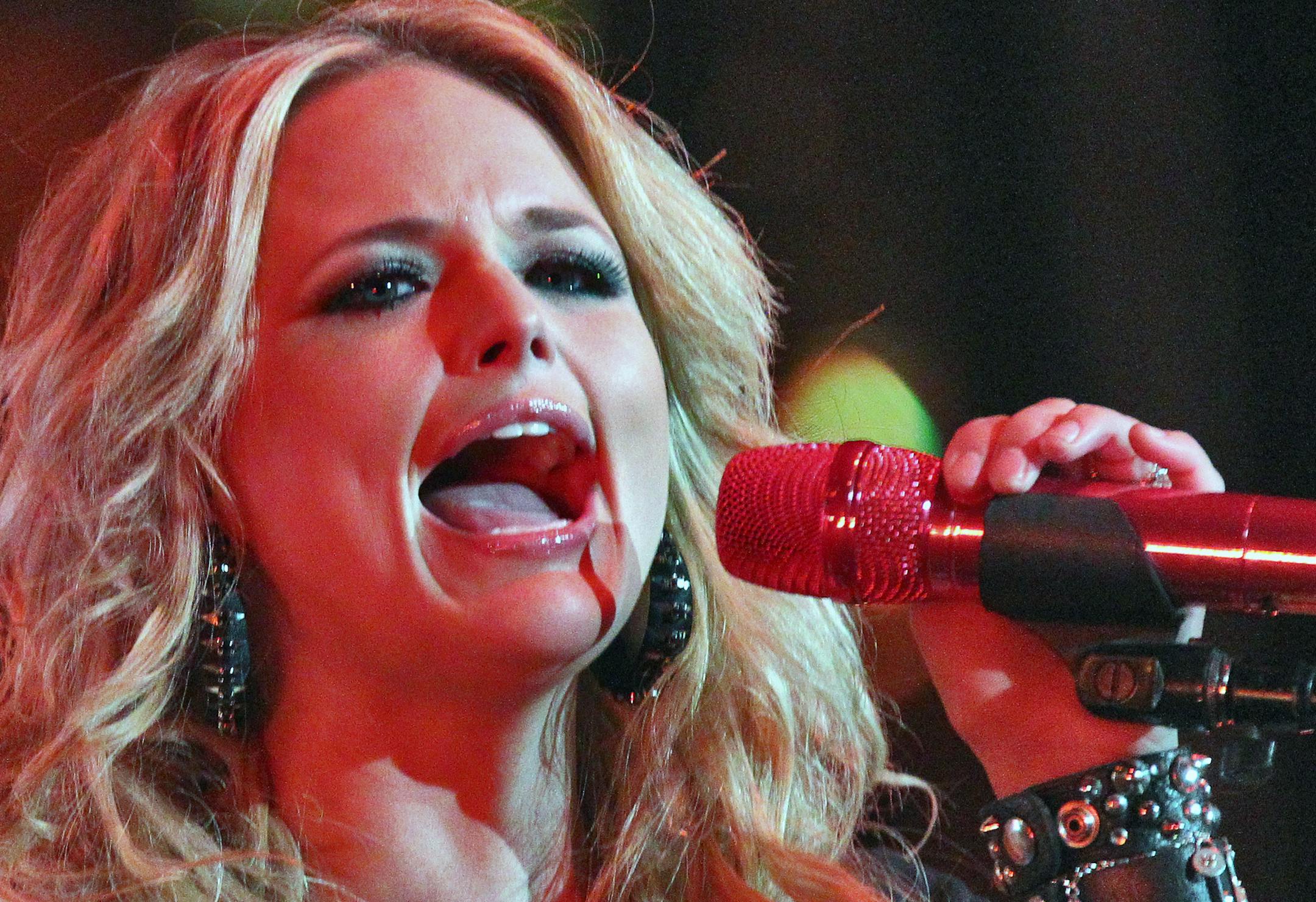 Concert review of country star Miranda Lambert. (MARLIN LEVISON/STARTRIBUNE(mlevison@startribune.com (cq ) ORG XMIT: MIN2013060414120070