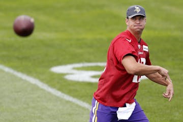 Minnesota Vikings Shaun Hill (12).