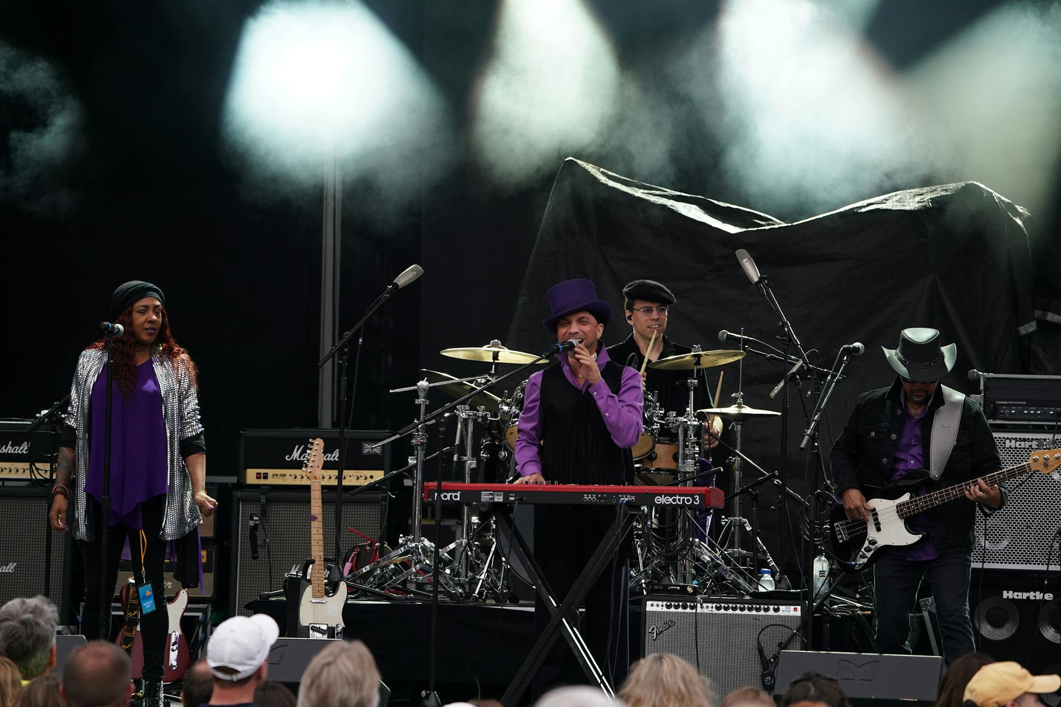 The Family Stone took the stage.]RICHARD TSONG-TAATARII ¥ richard.tsong-taatarii@startribune.com