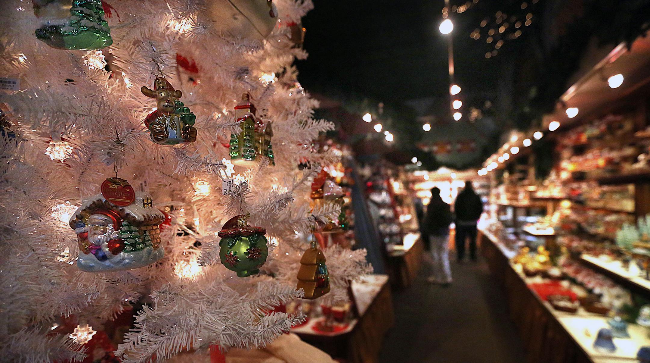 Kathe Wohlfahrt of America features specialty handcrafted German gifts and collectibles.