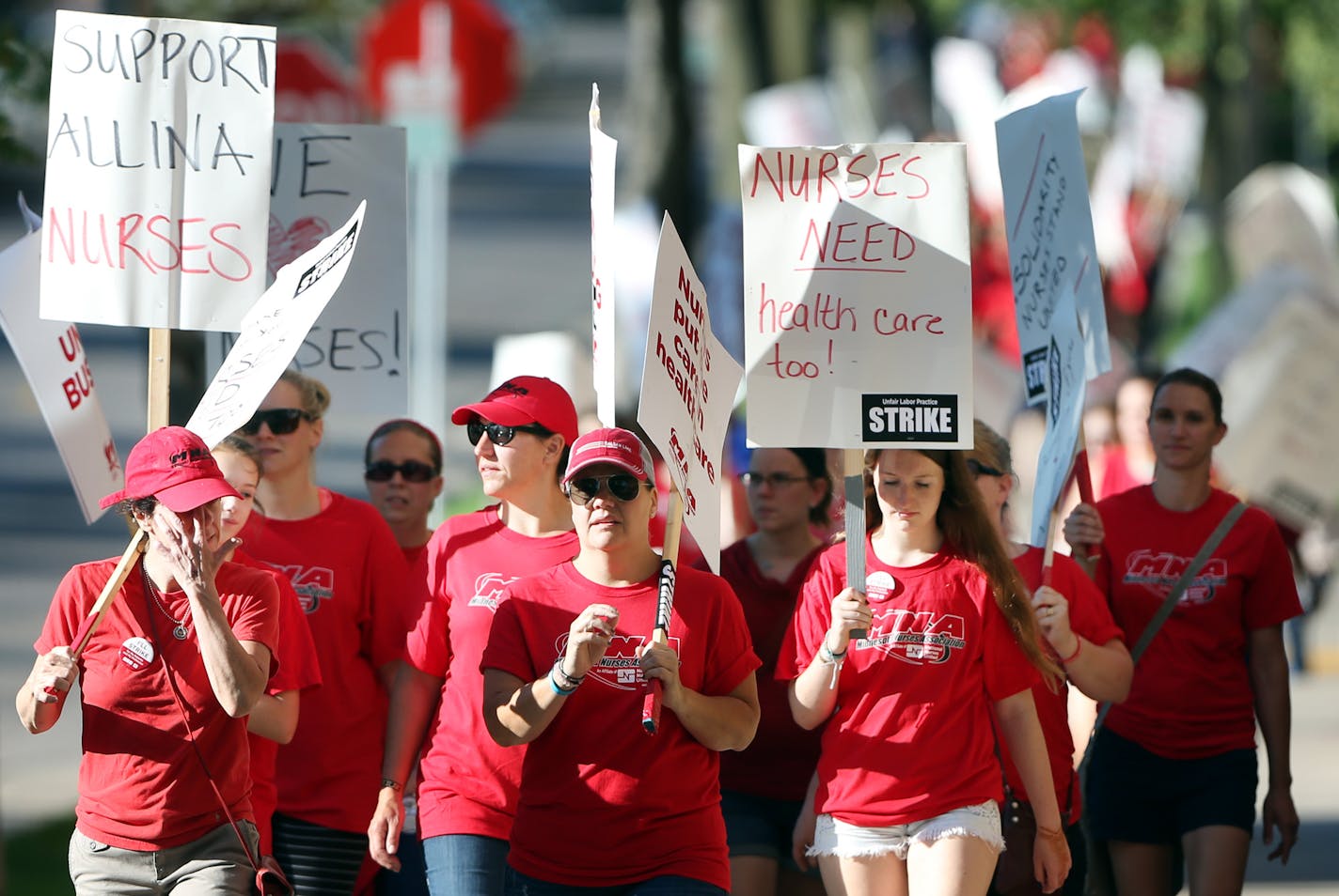 Thousands of nurses walked around Abbott Northwestern on the first day of the strike Sunday June 19, 2016 in Minneapolis, MN.] Day One in the Allina Health nurses strike. Jerry Holt /Jerry.Holt@Startribune.com