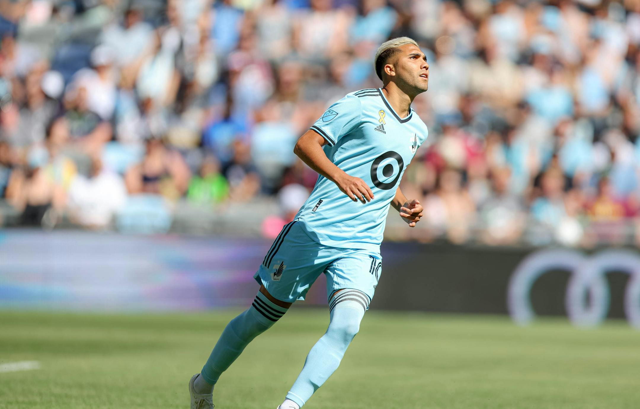 Minnesota United's Emanuel Reynoso looked up during Saturday's 3-0 loss to FC Dallas at Allianz Field on Sept. 3, 2022. (Minnesota United)