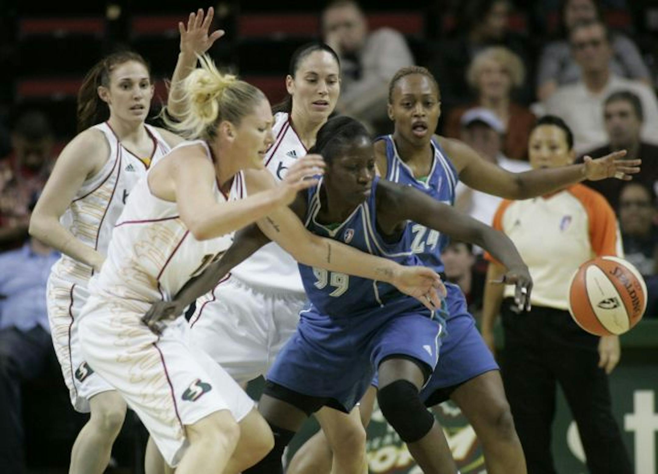 Seattle's Lauren Jackson, left