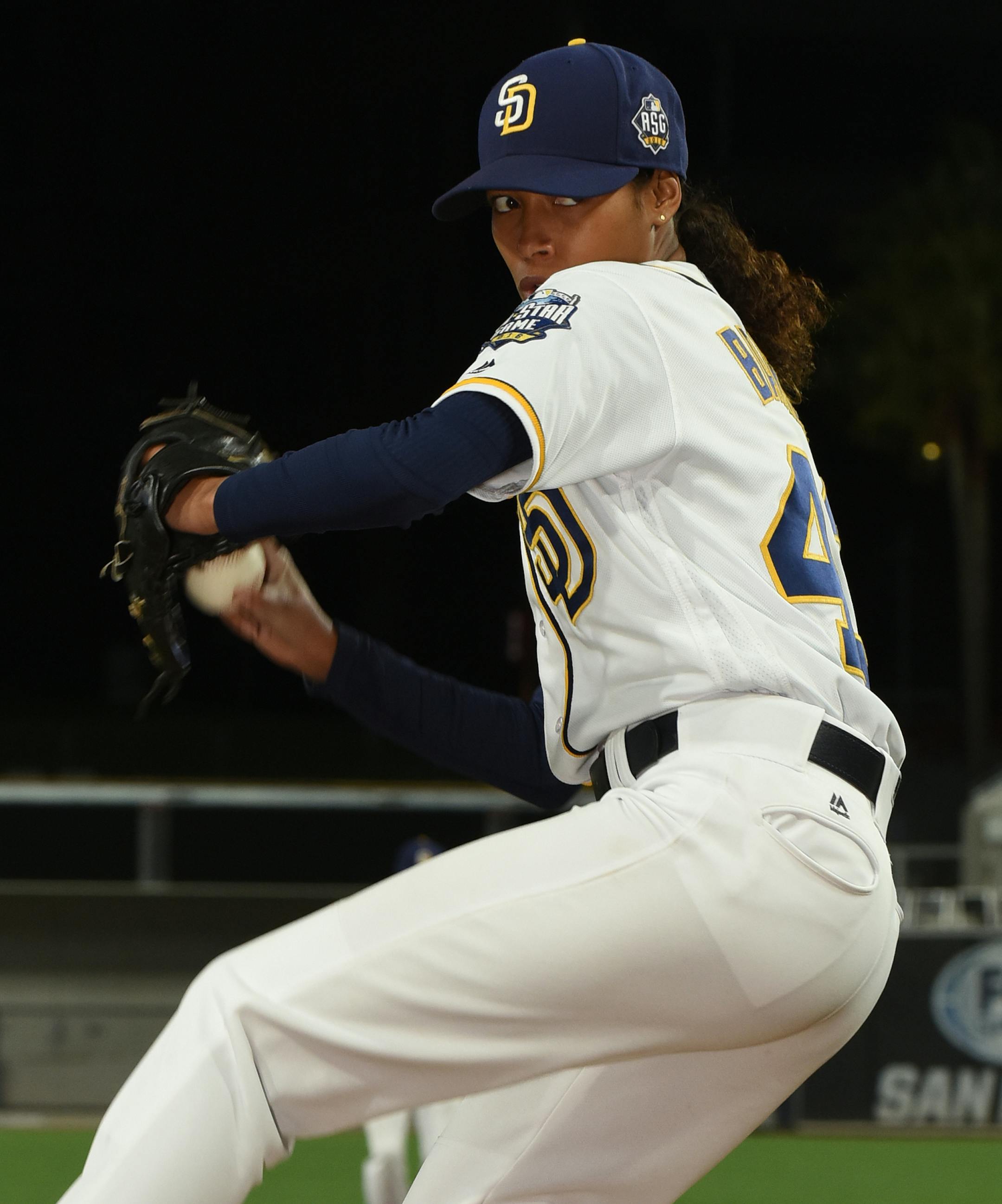 PITCH: Kylie Bunbury in the all-new ìPilotî series premiere episode of PITCH airing Thursday, Sept. 22 (8:59-10:00 PM ET/PT) on FOX. CR: Tommy Garcia / FOX. © 2016 FOX Broadcasting Co.