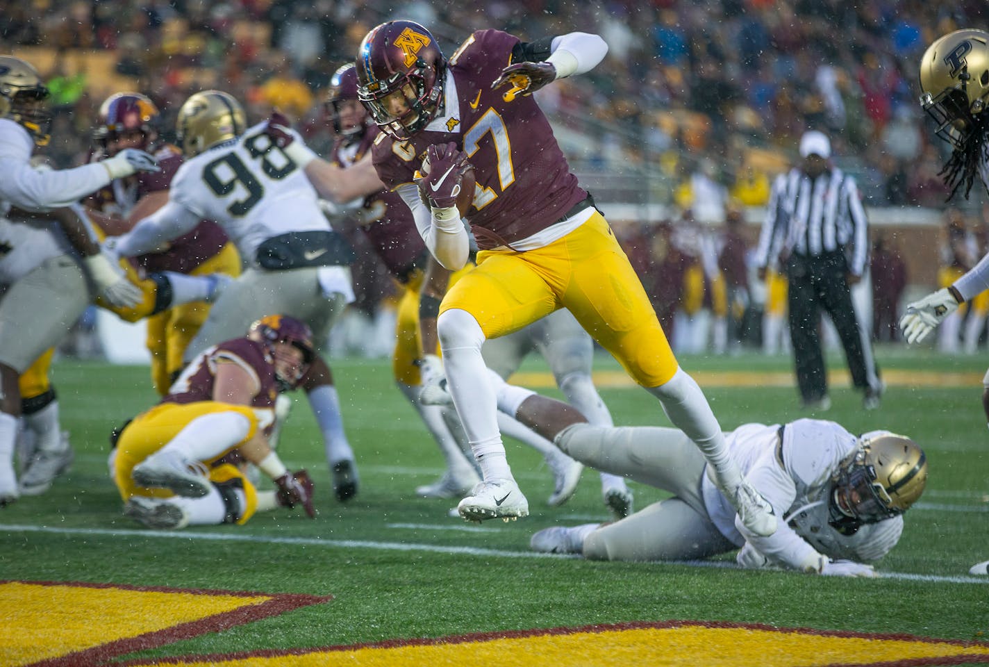 Minnesota's wide receiver Seth Green plowed into the end zone for a touchdown during the third quarter as Minnesota took on Purdue at TCF Bank Stadium, Saturday, November 10, 2018 in Minneapolis, MN. ] ELIZABETH FLORES • liz.flores@startribune.com