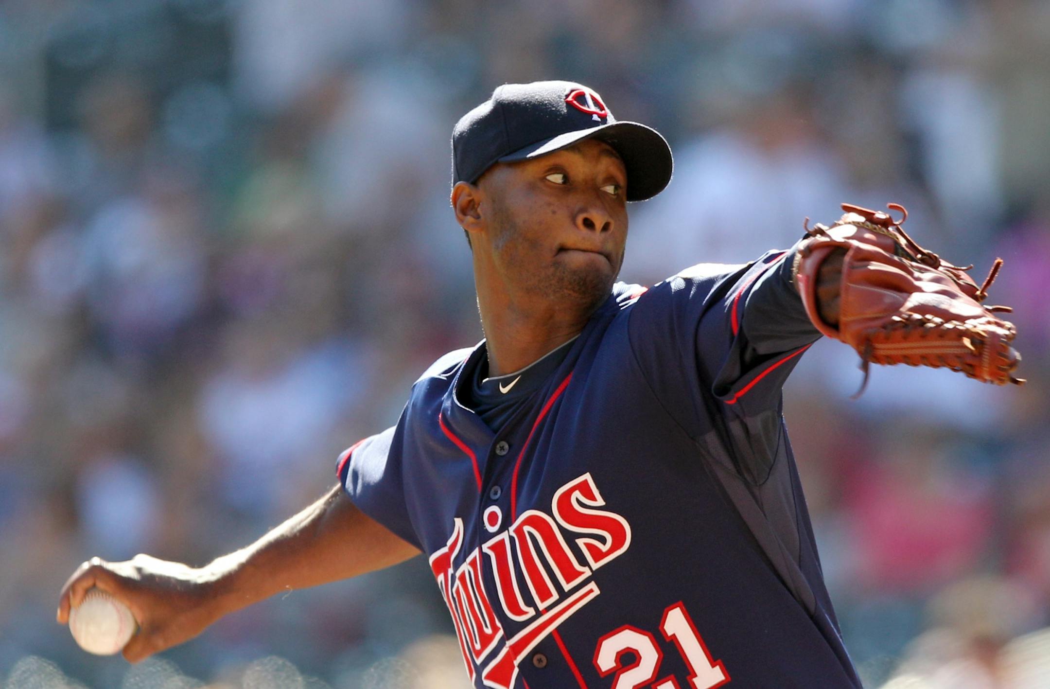 Minnesota Twins starting pitcher Samuel Deduno
