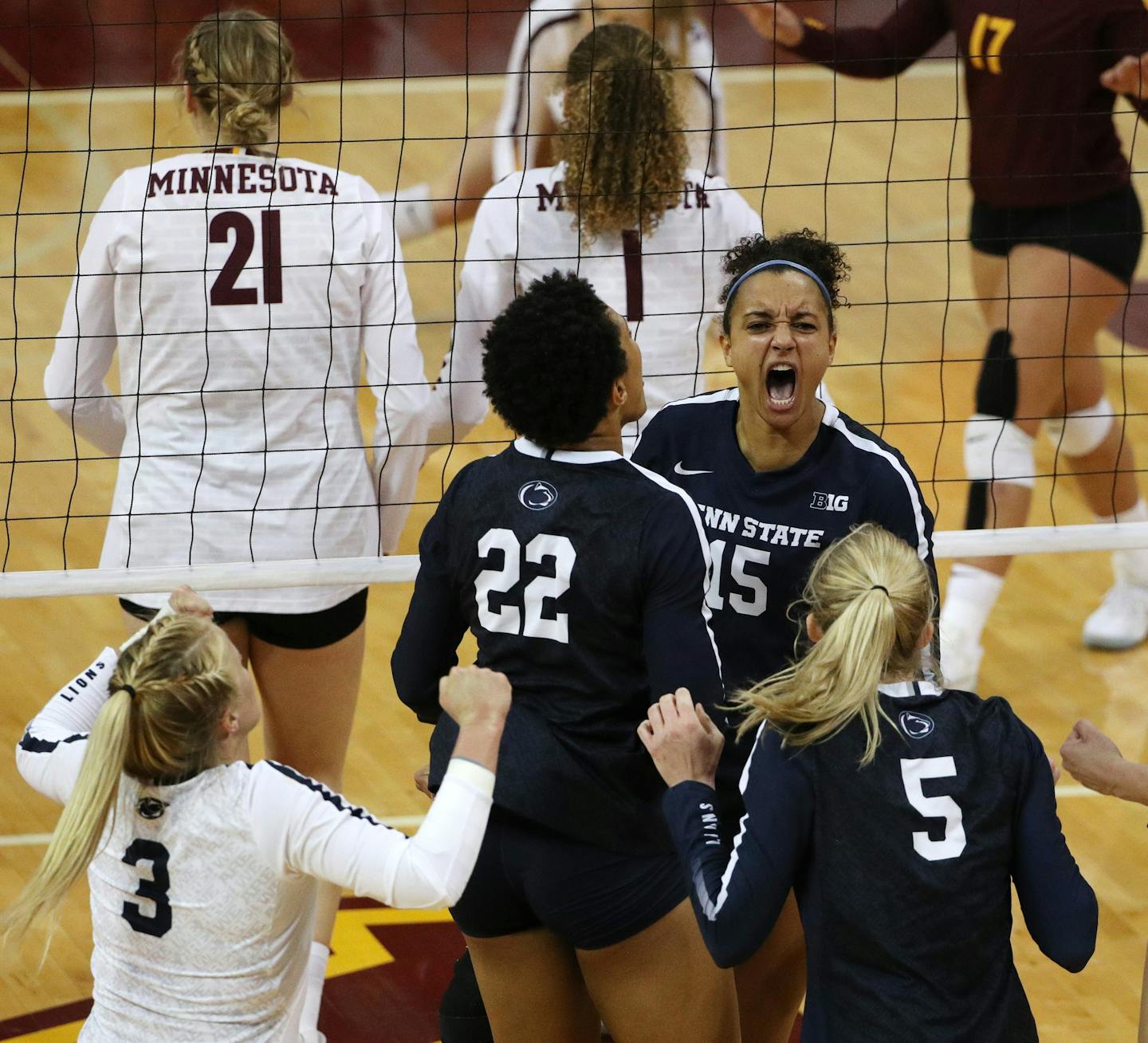 Penn State middle blocker Haleigh Washington (15) celebrated a point with her teammates in the first set. ] ANTHONY SOUFFLE &#xef; anthony.souffle@startribune.com Game action from an NCAA volleyball game between the University of Minnesota and Penn State Saturday, Nov. 25, 2017 at the Maturi Sports Pavilion in Minneapolis.