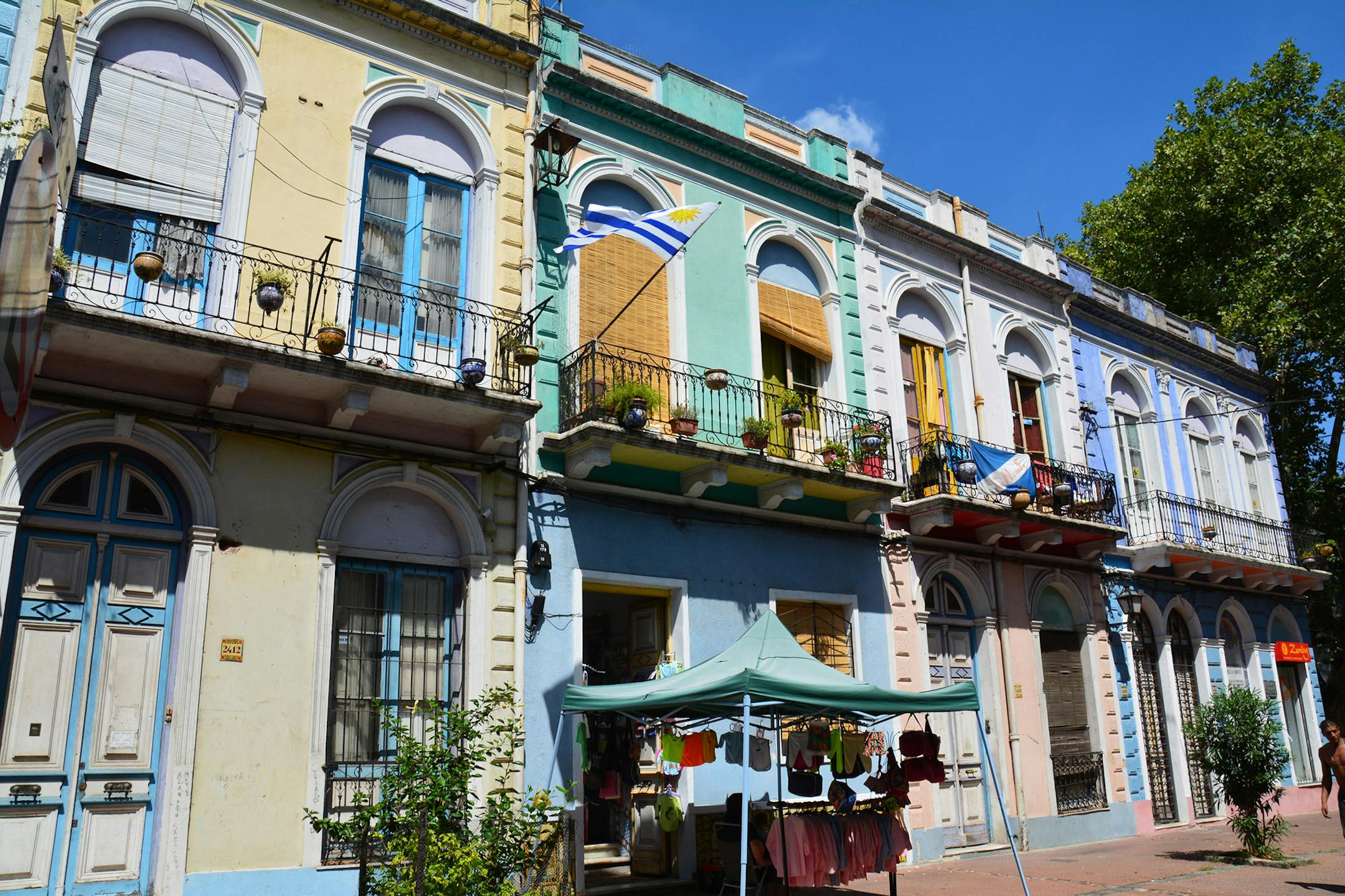 Barrio de Reus al Norte, a picturesque district with colorful houses facades and colonial architecture, is a must see in Uruguay's capital of Montevideo. (Marc Elicagaray/Dreamstime/TNS) ORG XMIT: 58287577W
