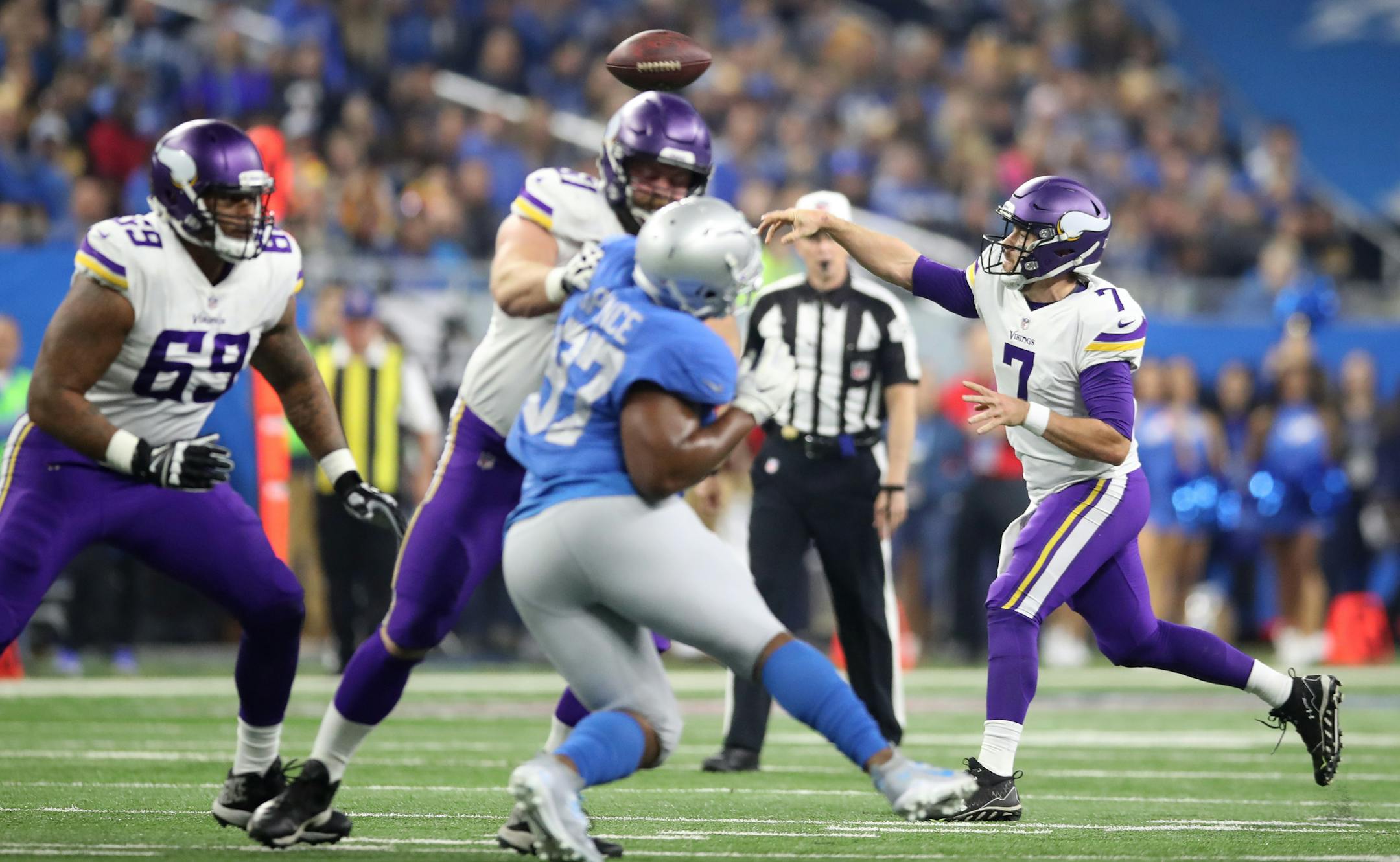 Vikings quarterback Case Keenum completed a pass during the first quarter at Ford Field