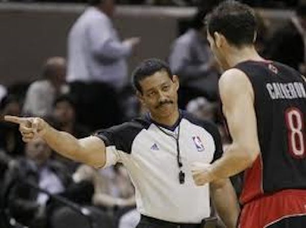Veteran NBA referee Bill Kennedy has told Yahoo Sports he is gay after Sacramento Kings guard Rajon Rondo directed a gay slur at him during a game.