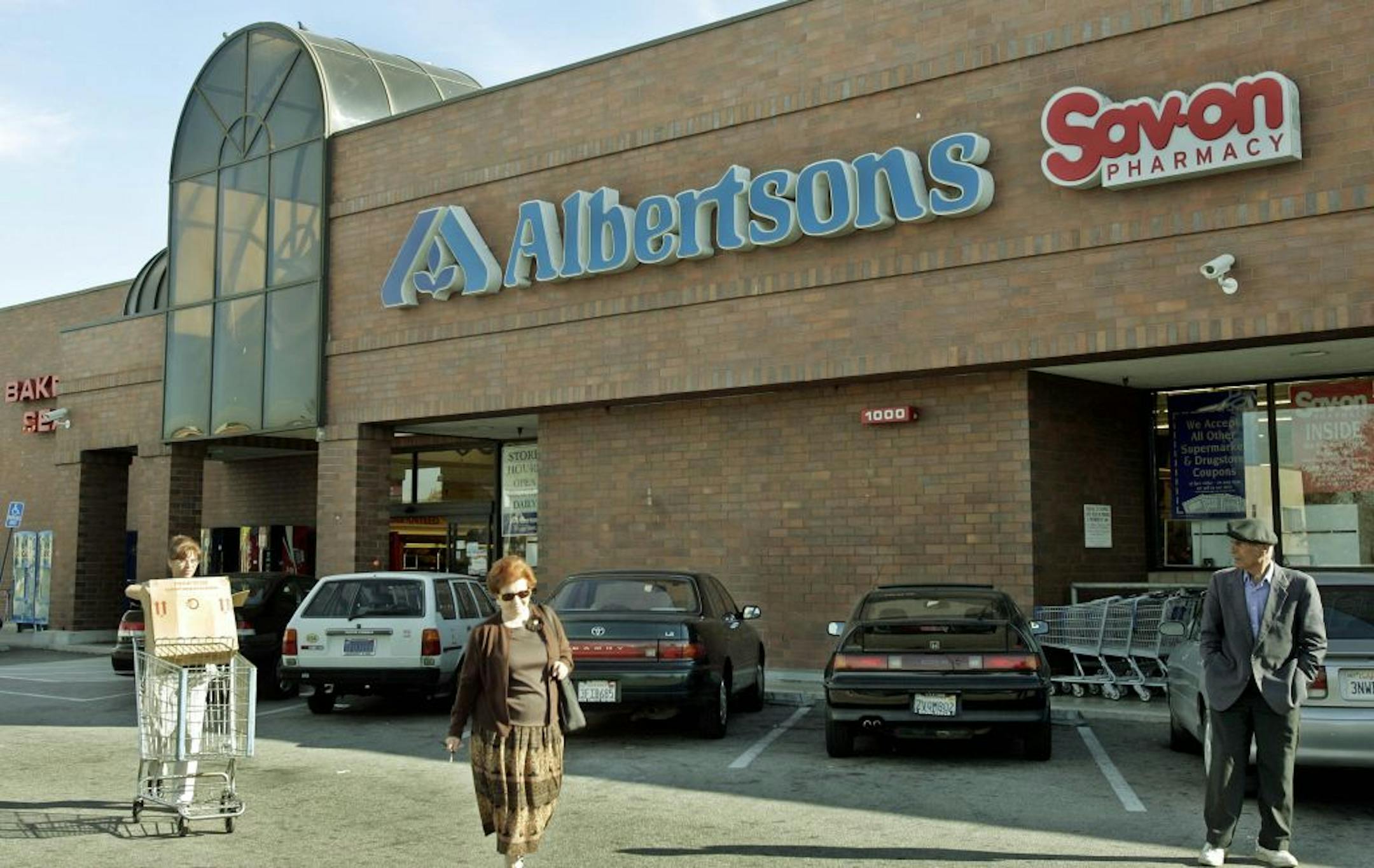 The Albertsons supermarket chain is among those Supervalu is selling.