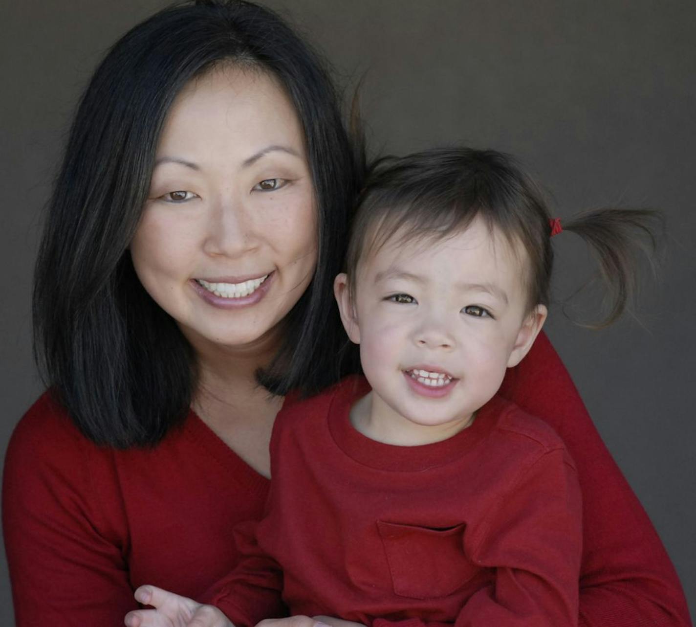 Amy Anderson and her daughter, Aubrey Anderson-Emmons, who plays Lily in "Modern Family."