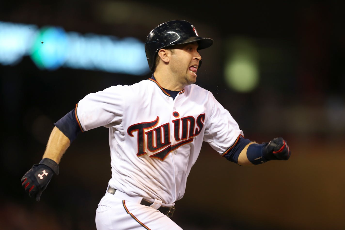 Minnesota Twins second baseman Brian Dozier ran out a grounder to Detroit's shortstop in the seventh inning Thursday night at Target Field. JEFF WHEELER � jeff.wheeler@startribune.com The Twins began a series against the Detroit Tigers with a 4-2 loss Thursday night, July 9, 2015 at Target Field in Minneapolis.