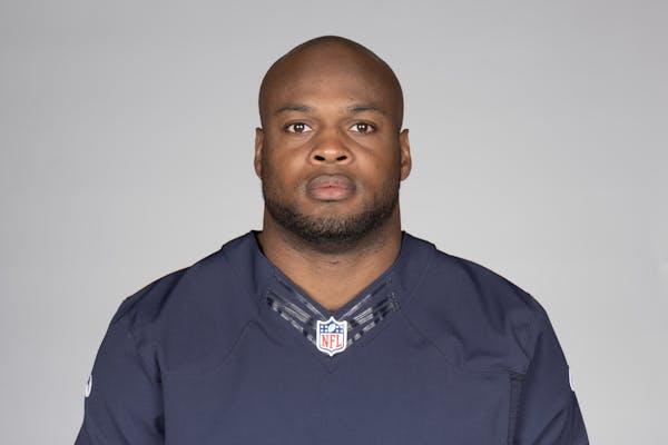 FILE - This is a 2017 photo showing Jerrell Freeman of the Chicago Bears NFL football team. Bears linebacker Jerrell Freeman saved a man from choking 