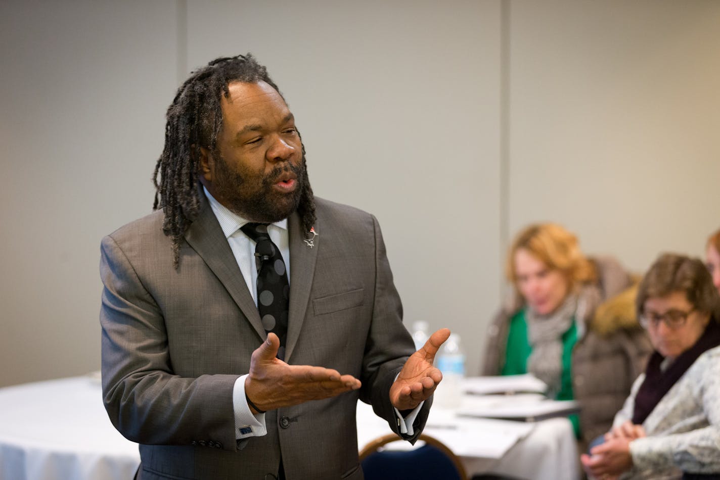 OMAHA — 2/11/2015: Minnesota Humanities Center instructor Alexs Pate teaches his "The Innocent Classroom" series at the Hilton in Omaha, Nebraska, on February 11, 2015. (Photo by Matt Miller)