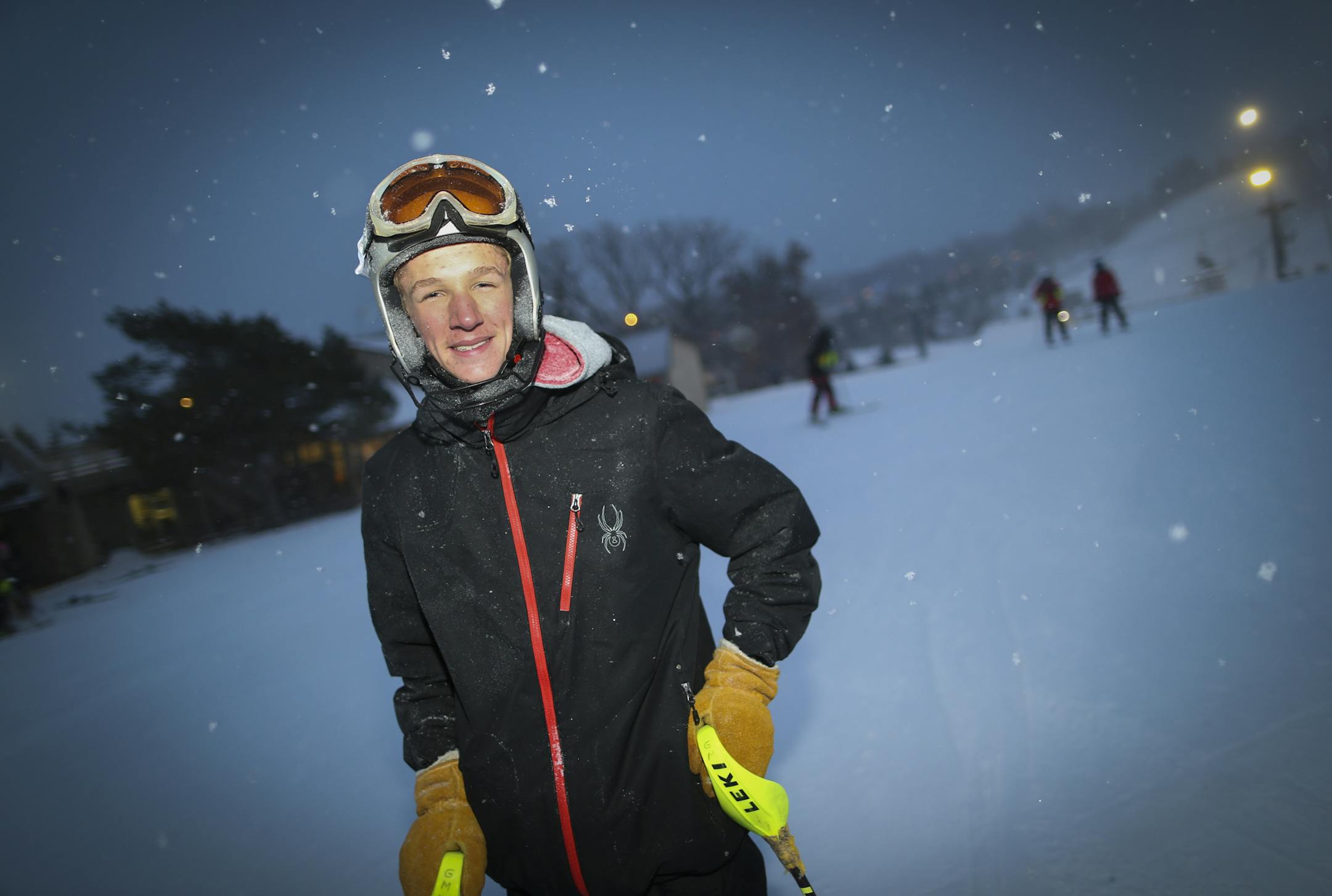 Burnsville boys' Alpine skier Gavin Menning at Buck Hill in Burnsville, Minn., on Monday, November 24, 2014. ] RENEE JONES SCHNEIDER • reneejones@startribune.com