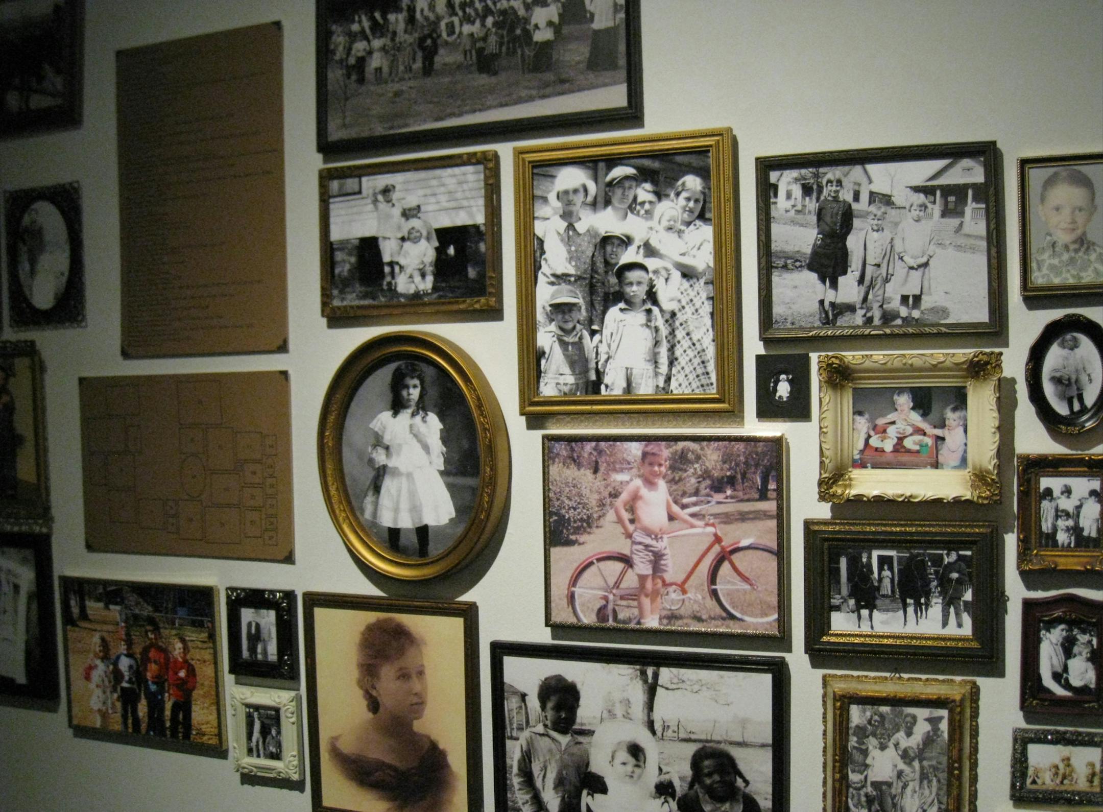 Items showcasing Arkansas state history can be seen at the Old State House Museum in Little Rock, Arkansas. (Samantha Feuss/MCT) ORG XMIT: 1136246