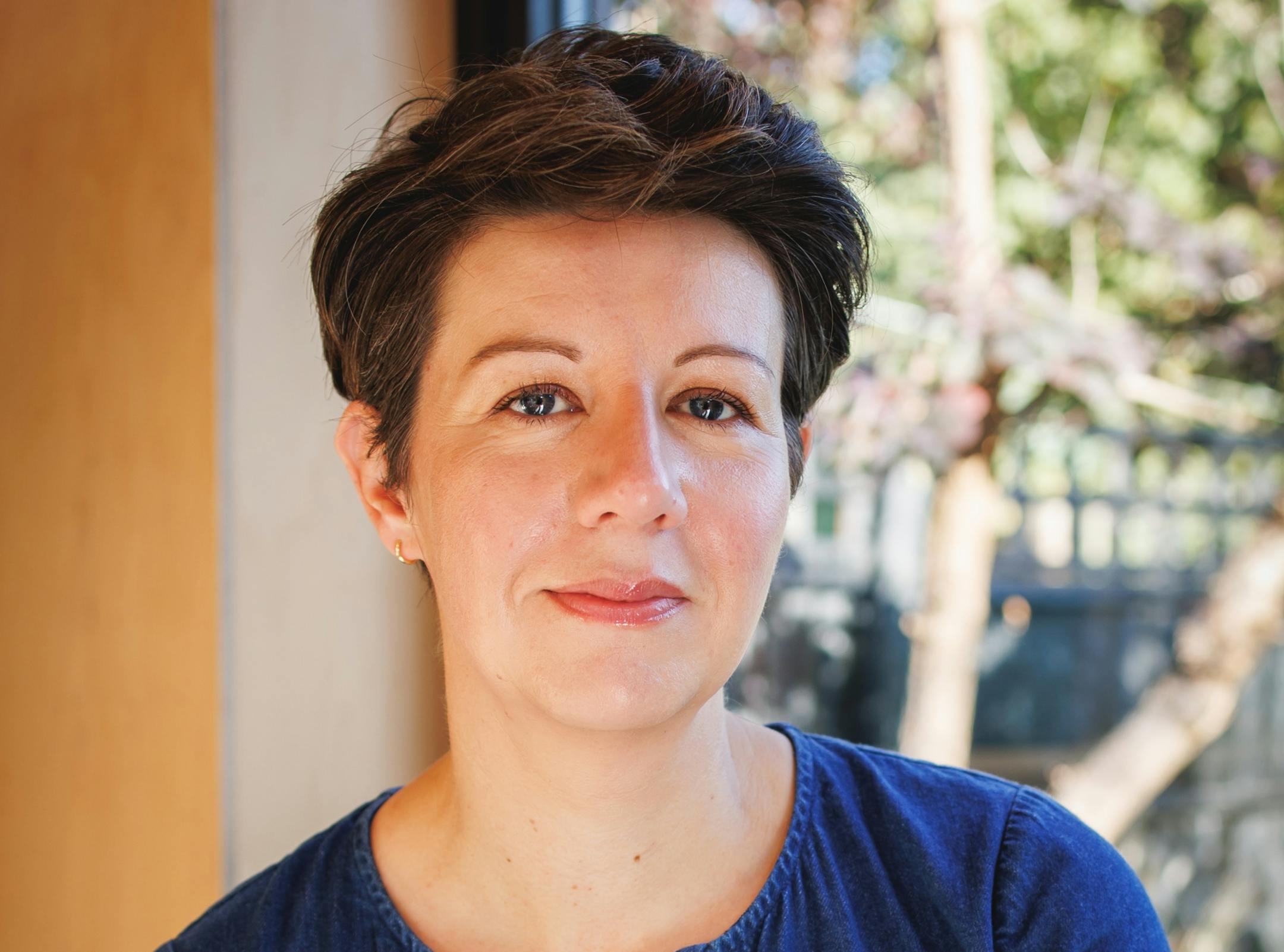 photo of author Claire Lynch