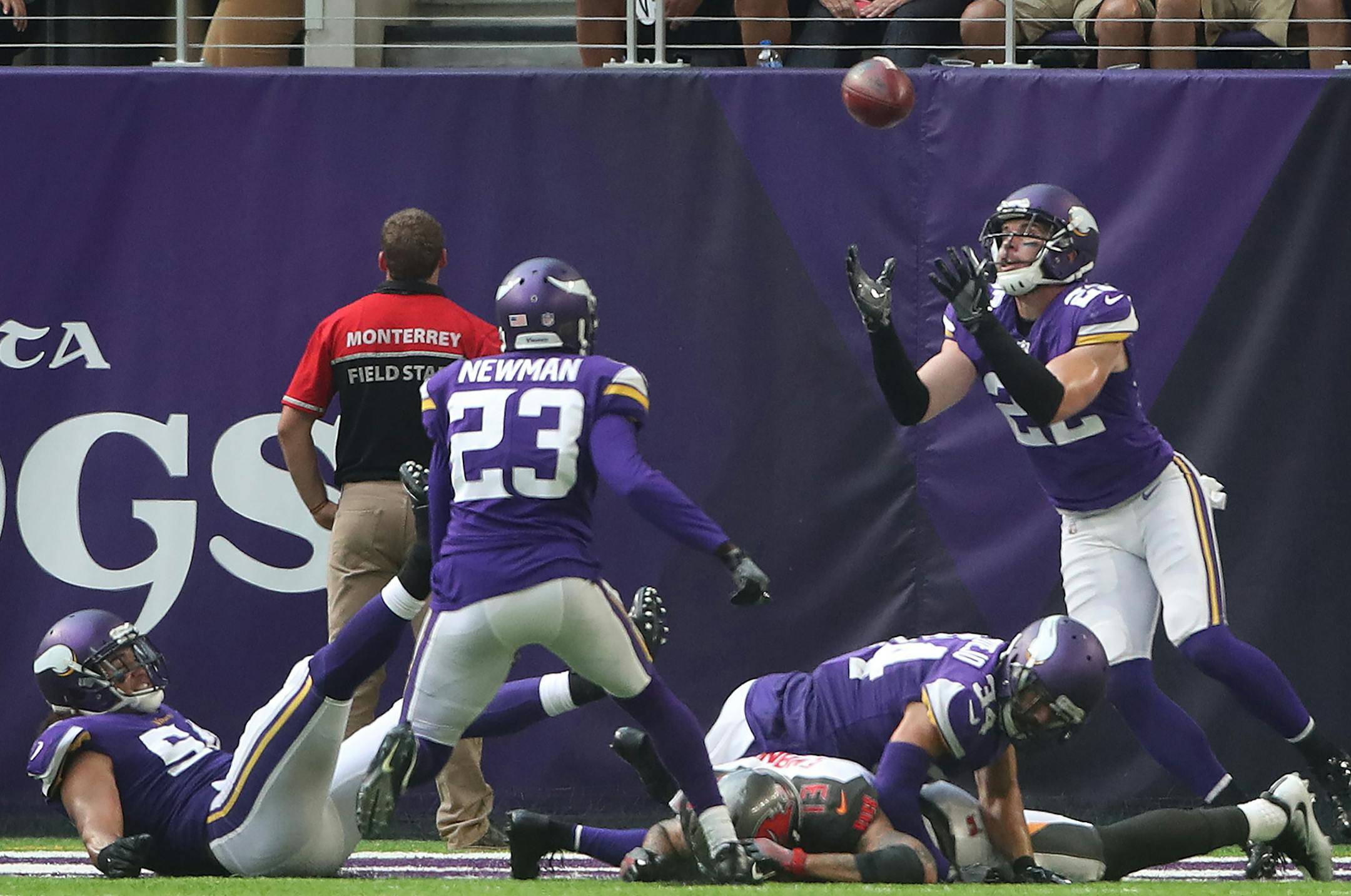 Minnesota Vikings free safety Harrison Smith (22) intercepted a Tampa pass in the forth quarter at U.S. Bank Stadium Sunday September 24,2017 in Minneapolis ,MN. ] JERRY HOLT ï jerry.holt@startribune.com Jerry Holt