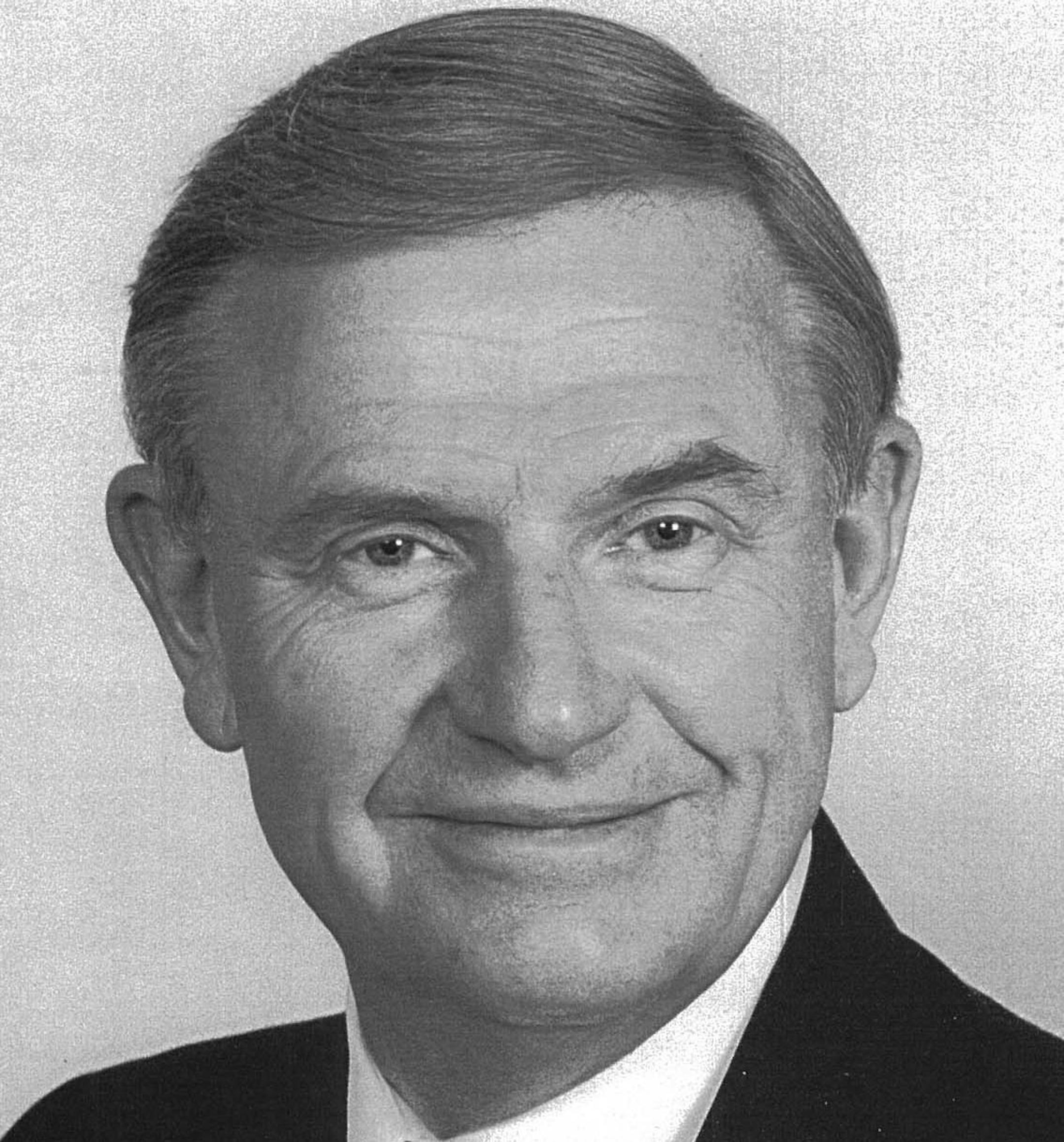 Dr. Robert Vaaler