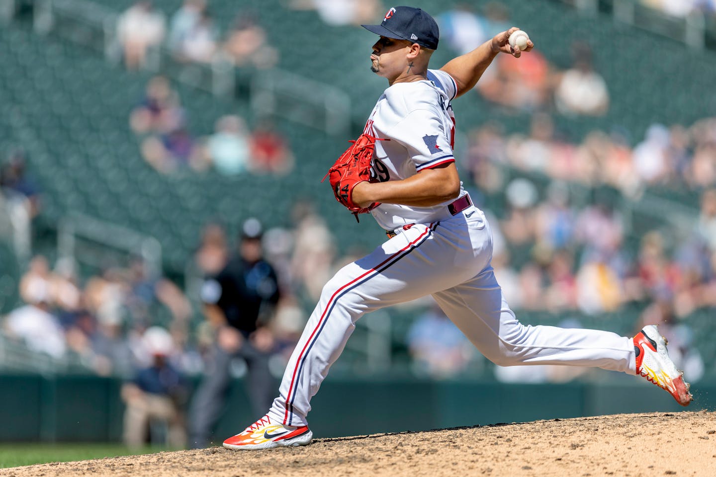 Twins beat White Sox 3-1. Kyle Farmer has surgery on jaw, Byron