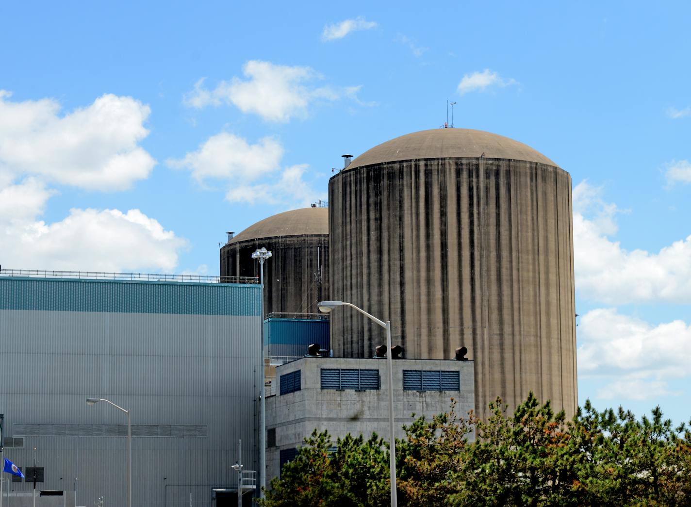 One of the nation's top power plant contractors is alleging $45 million in unpaid cost overruns during Xcel Energy's 18-month overhaul of its Prairie Island Nuclear Power plant in Red Wing, Minn.