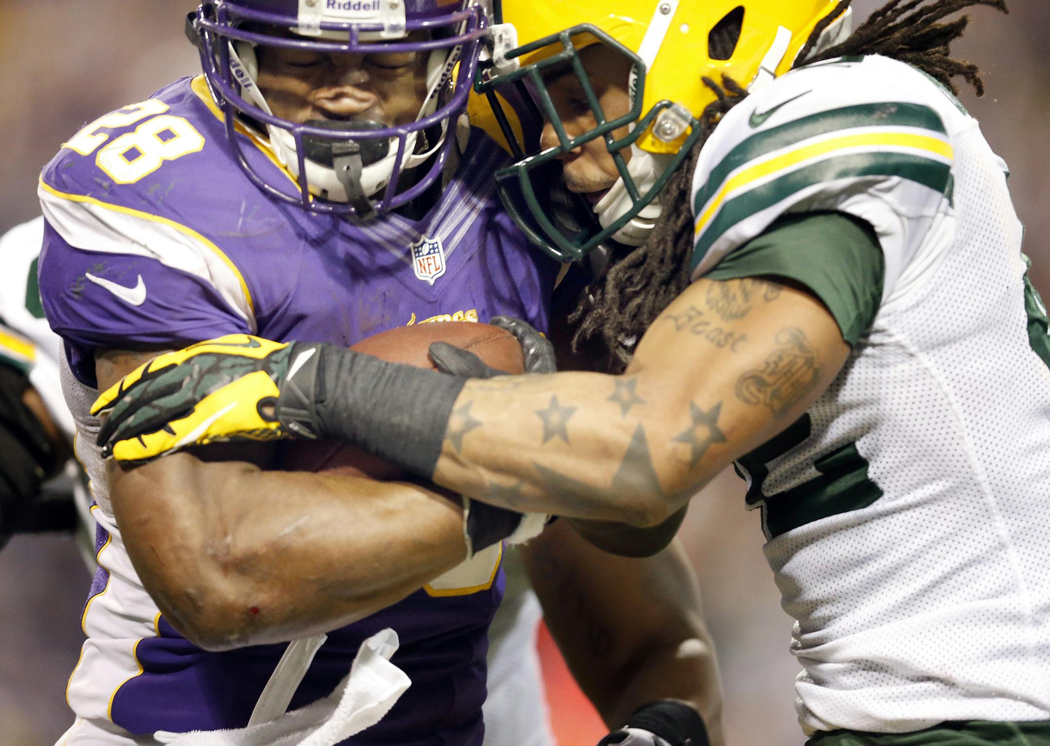 Vikings running back Adrian Peterson (28) ran for a 26-yards to set up the winning field goal in the fourth quarter. ] CARLOS GONZALEZ cgonzalez@startribune.com - December 30, 2012 ‚Äì Mall of America Field ‚Äì The Metrodome - Minneapolis, Minn, NFL, Minnesota Vikings vs. Green Bay Packers ORG XMIT: MIN1212301910302075