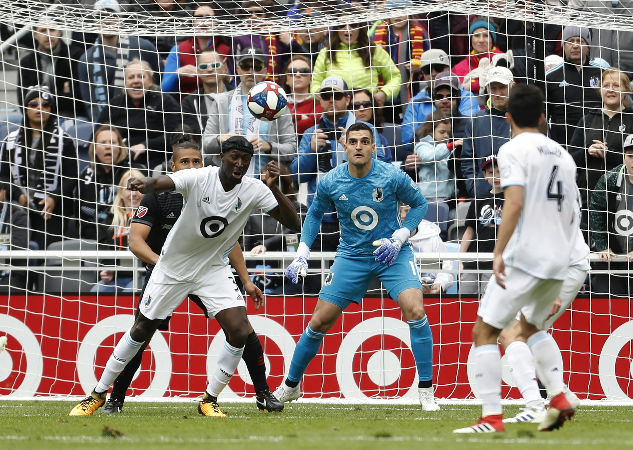 Loons player Ike Opara(3) helps out goalie Vito Mannone(1) on a goal attempt .] The Loons take on D.C. United at Allianz Field in St. Paul, MN. RICHARD TSONG-TAATARII ¥ richard.tsong-taatarii@startribune.com