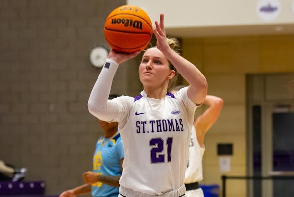 Sister of ex-Gophers star makes leap to become top scorer for St. Thomas